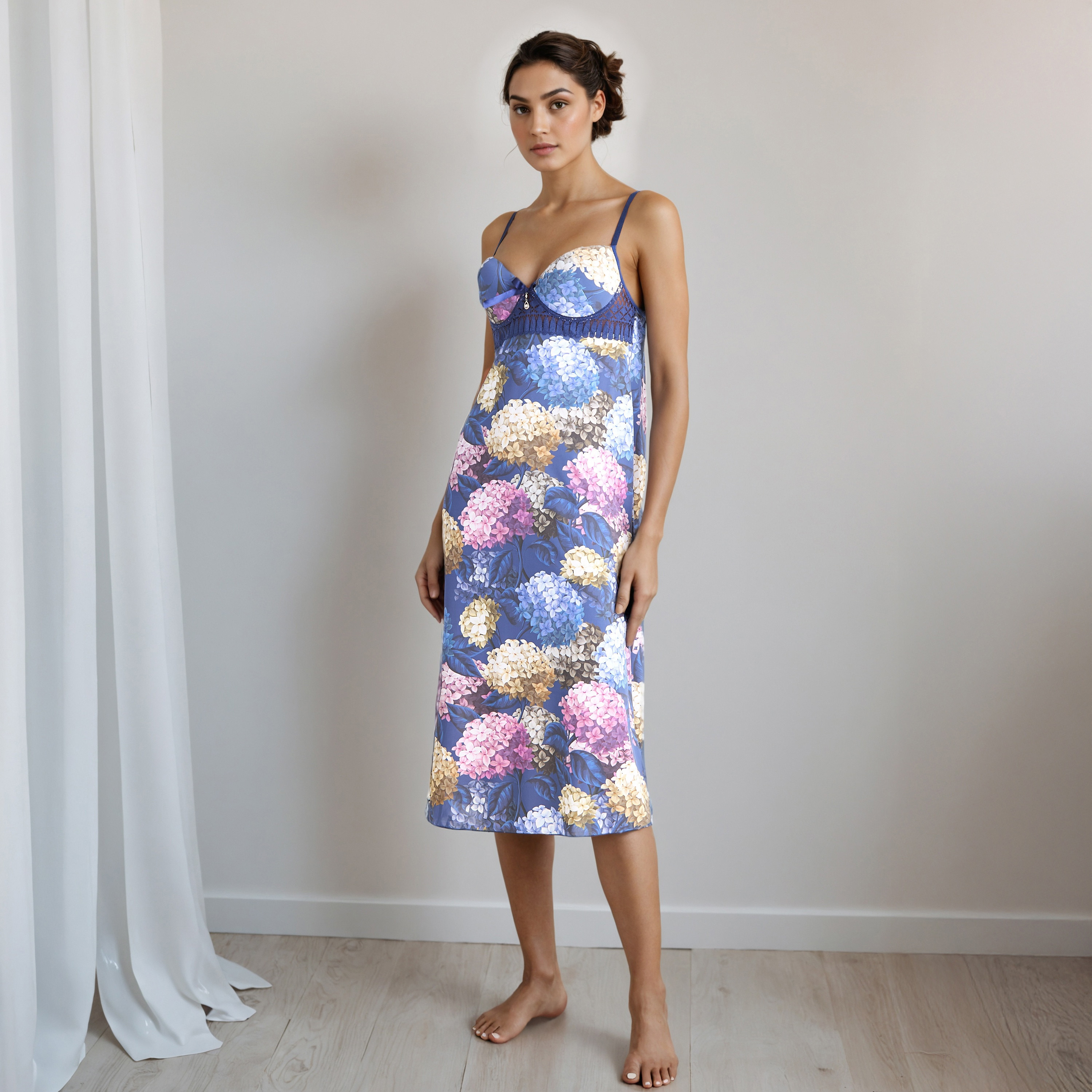 قميص نوم ميدي بياقة عميقة وروب-women-clothing-nightwear-nighties-image-2