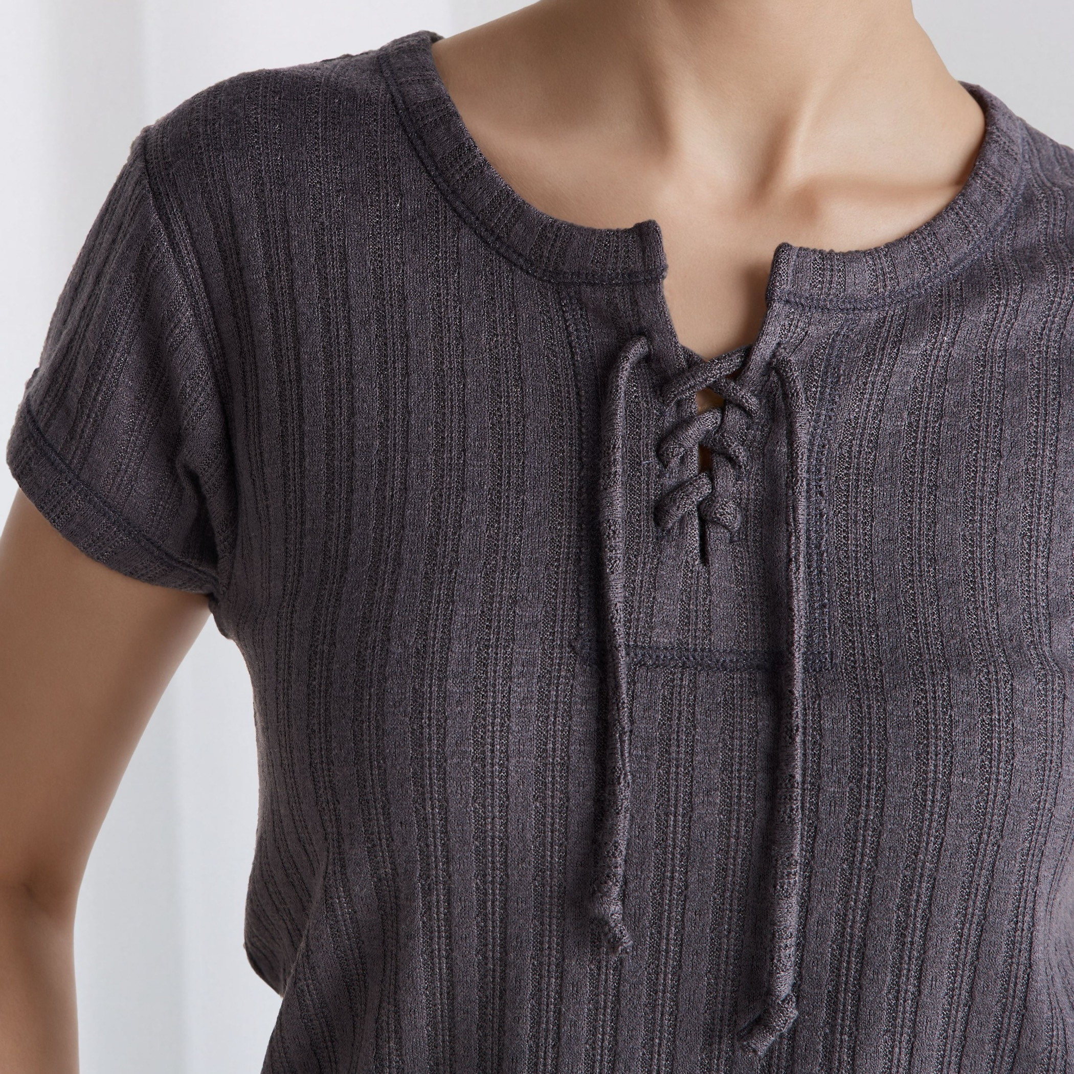 طقم بيجاما  تيشيرت وبنطلون برباط من مزيج الفيسكوز-women-clothing-nightwear-pyjamas-longsets-image-10