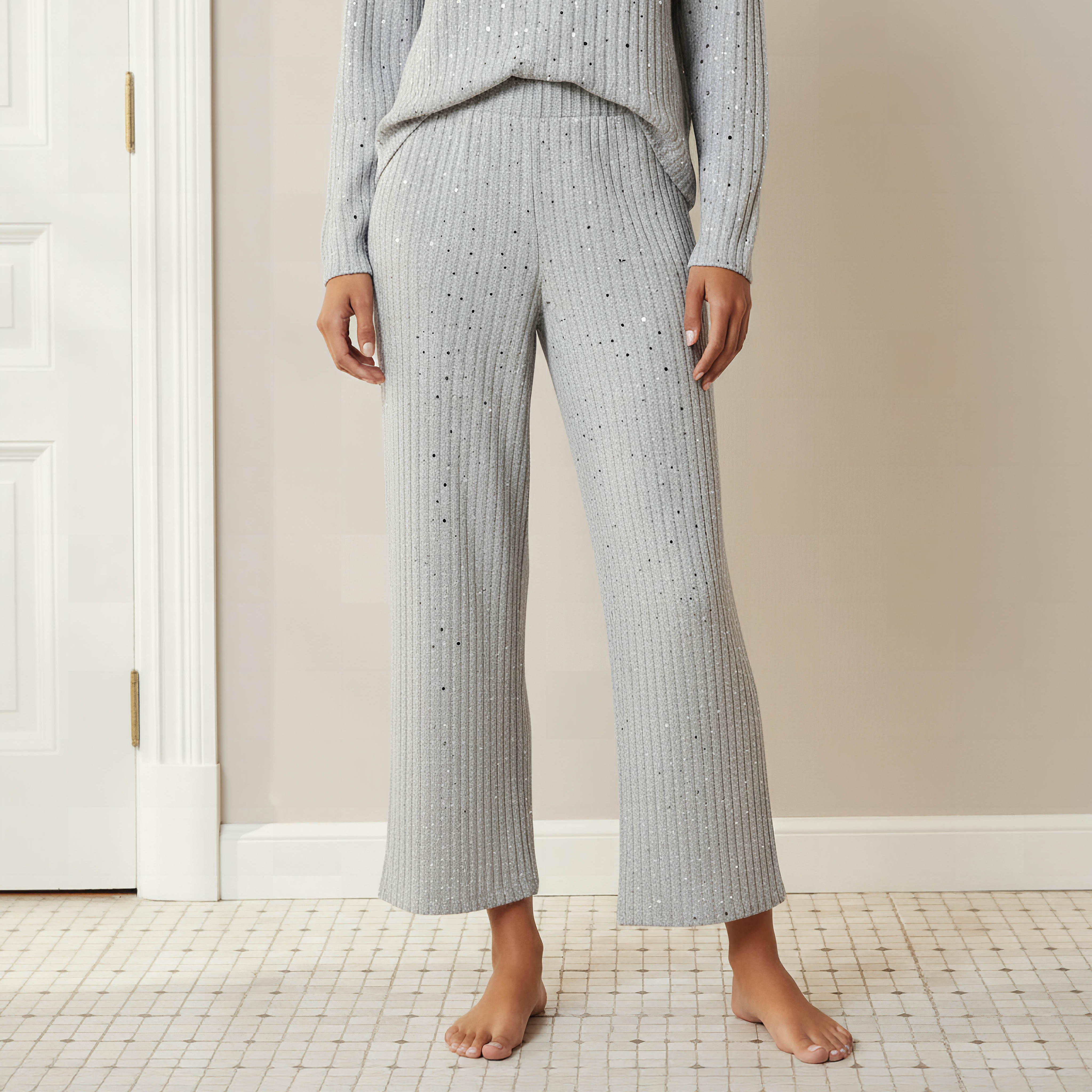 طقم بلوزة وبنطلون بيجاما مضلع-women-clothing-nightwear-pyjamas-longsets-image-3