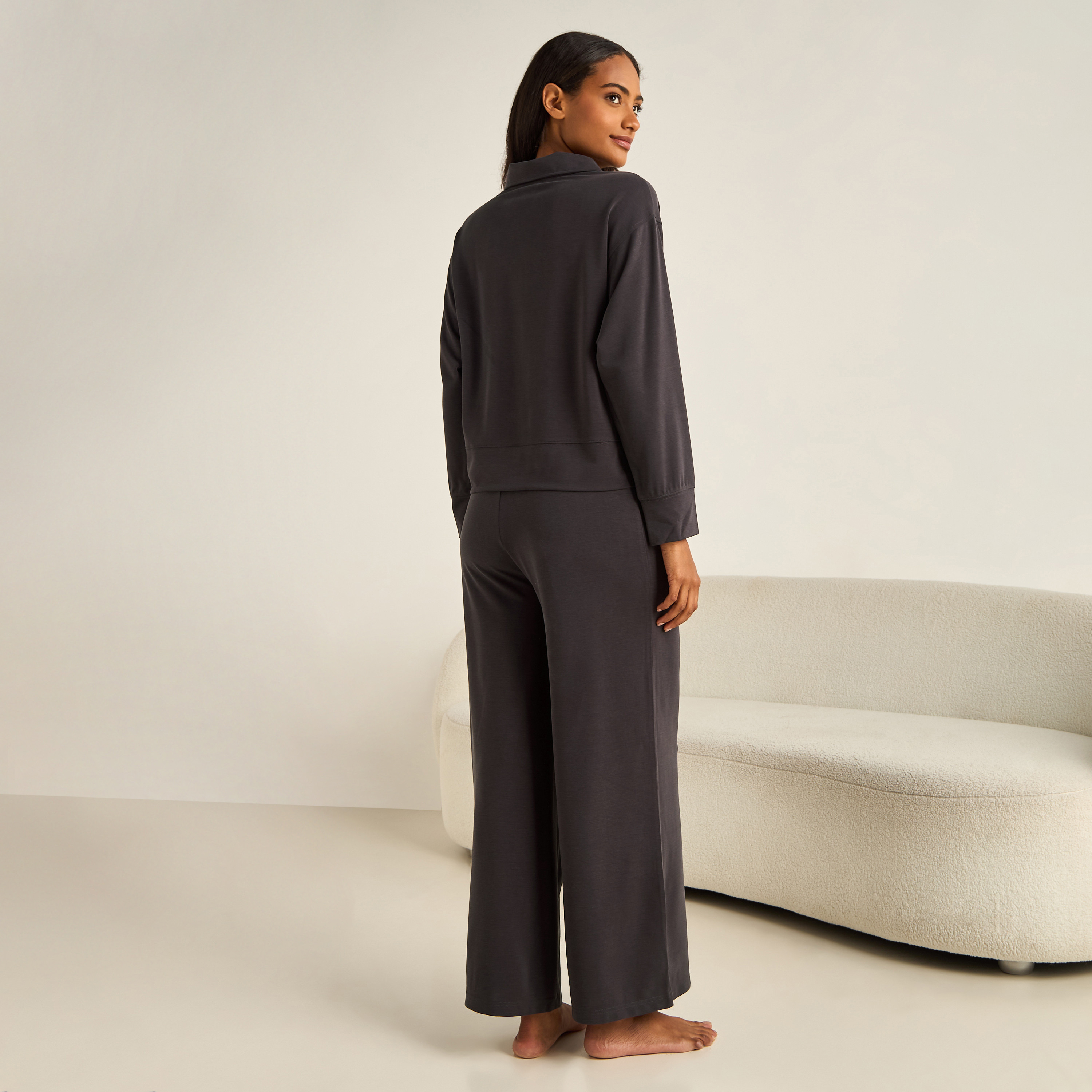طقم بيجاما من بنطلون وتيشيرت بياقة-women-clothing-nightwear-pyjamas-longsets-image-15