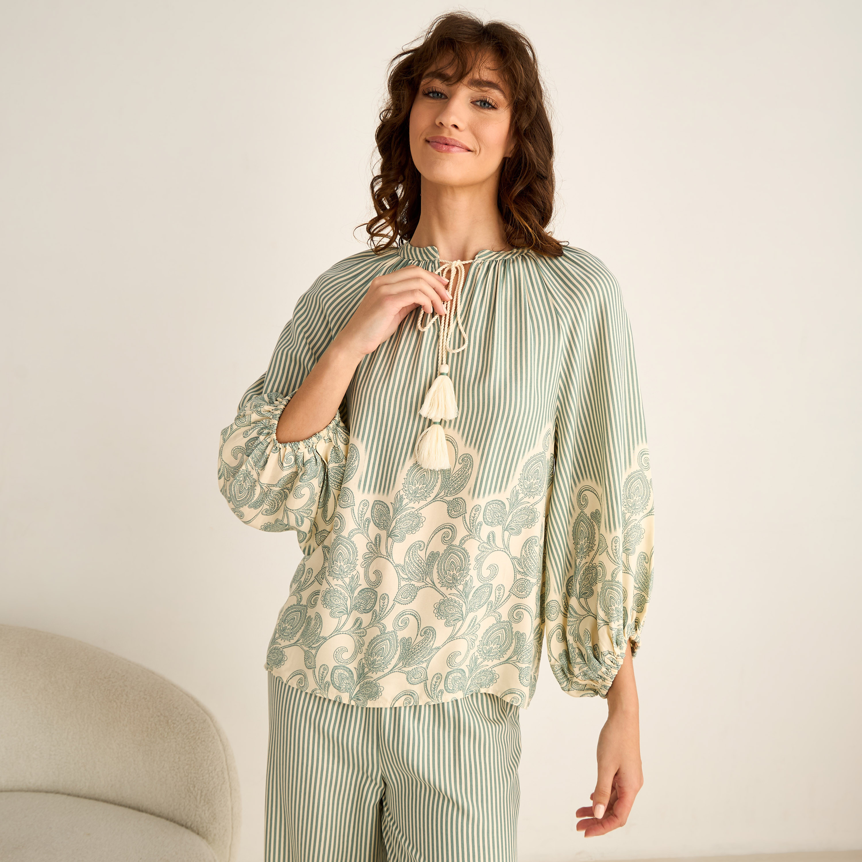 طقم بيجاما بنطلون وبلوزة فيسكوز برباط شرابة-women-clothing-nightwear-pyjamas-longsets-image-2