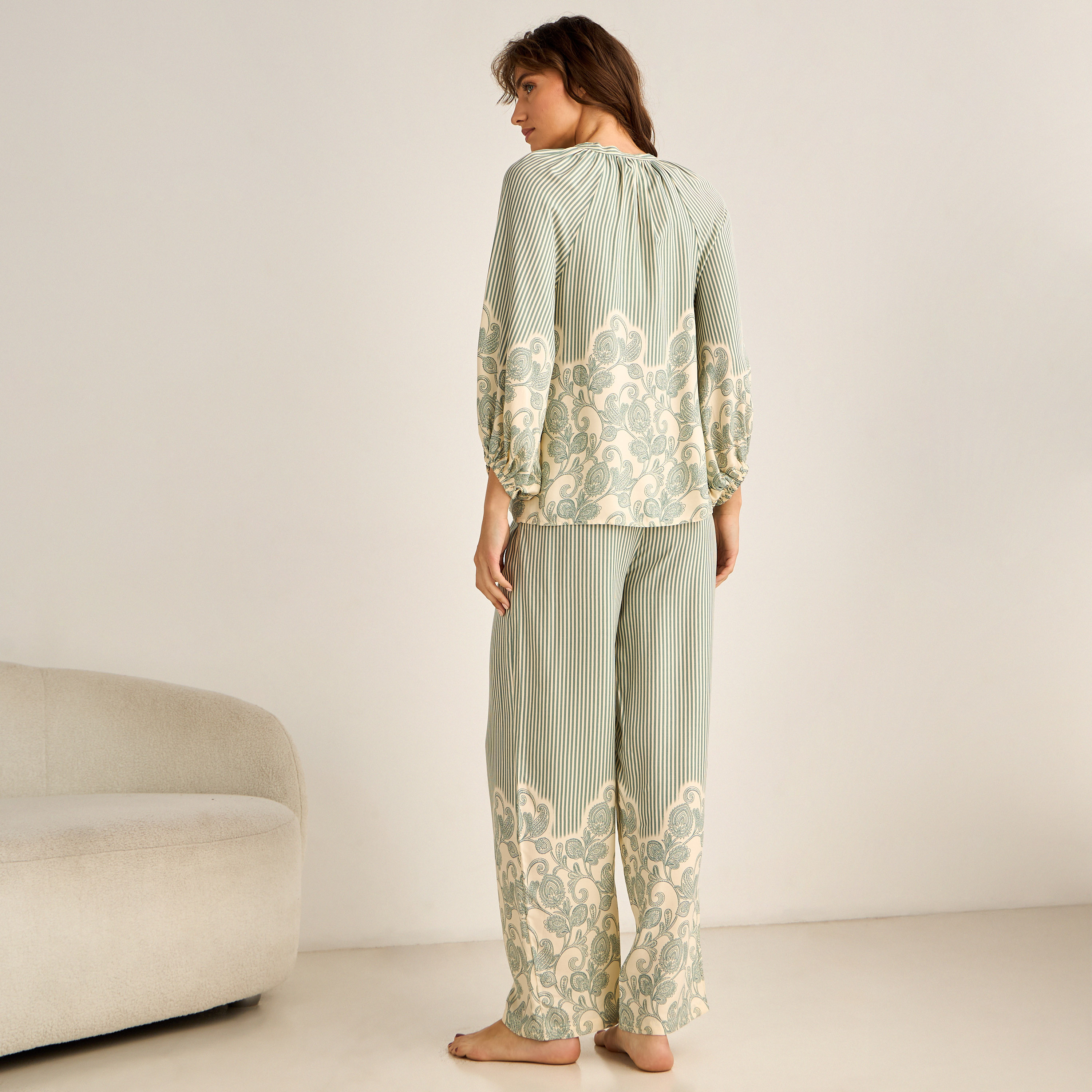 طقم بيجاما بنطلون وبلوزة فيسكوز برباط شرابة-women-clothing-nightwear-pyjamas-longsets-image-3