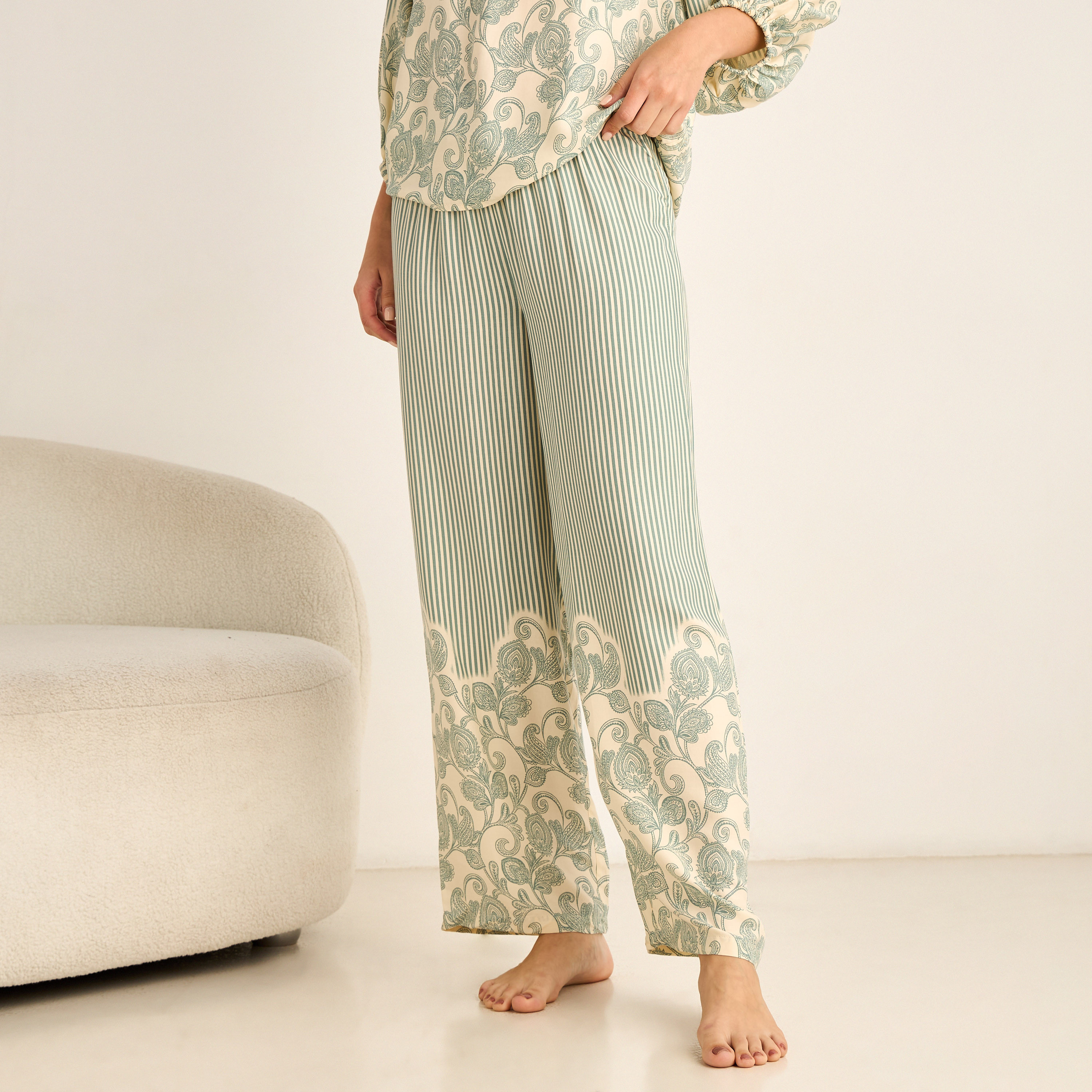طقم بيجاما بنطلون وبلوزة فيسكوز برباط شرابة-women-clothing-nightwear-pyjamas-longsets-image-4