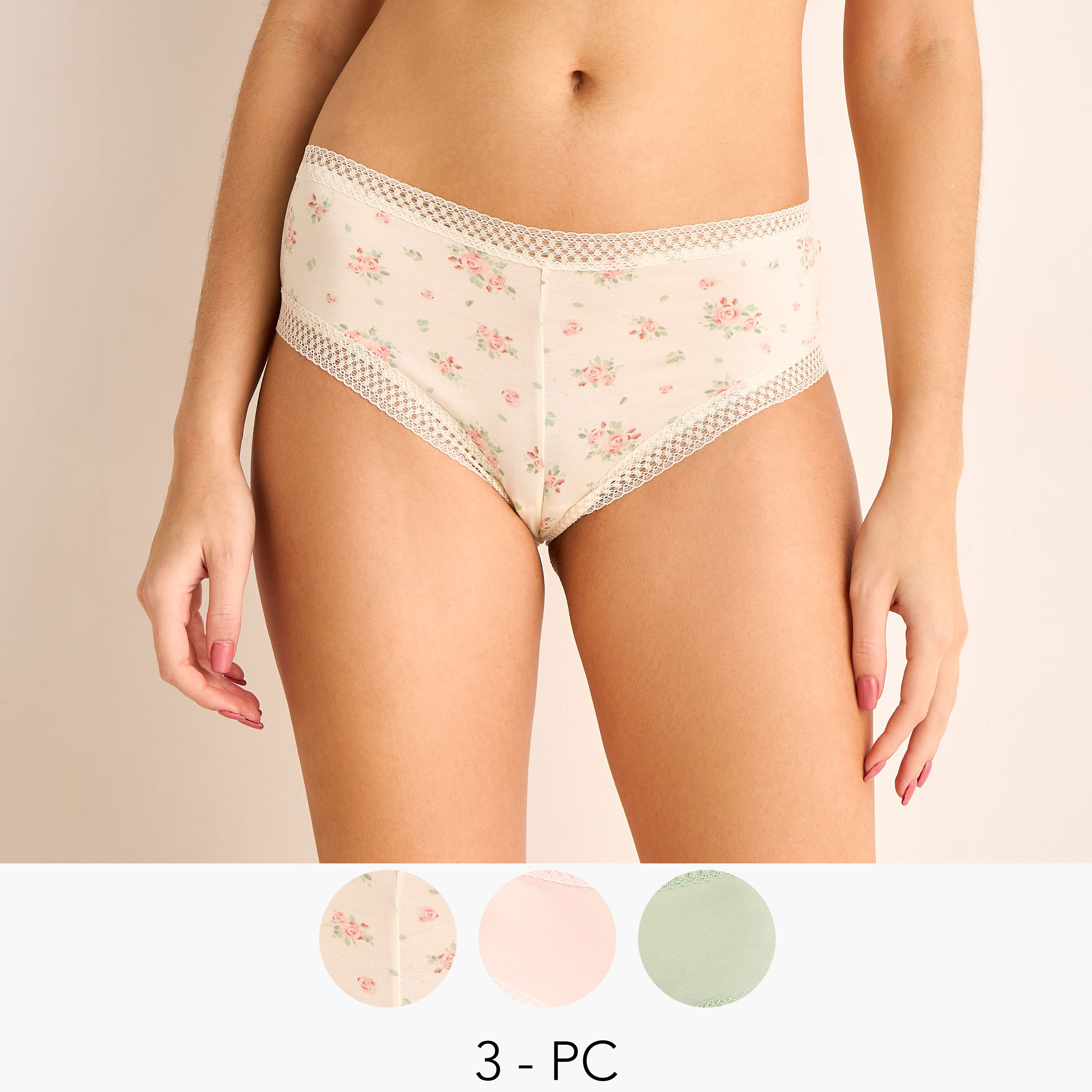شورتات تشيكستر بحافة دانتيل - طقم 3 قطع-women-clothing-lingerie-panties-image-1