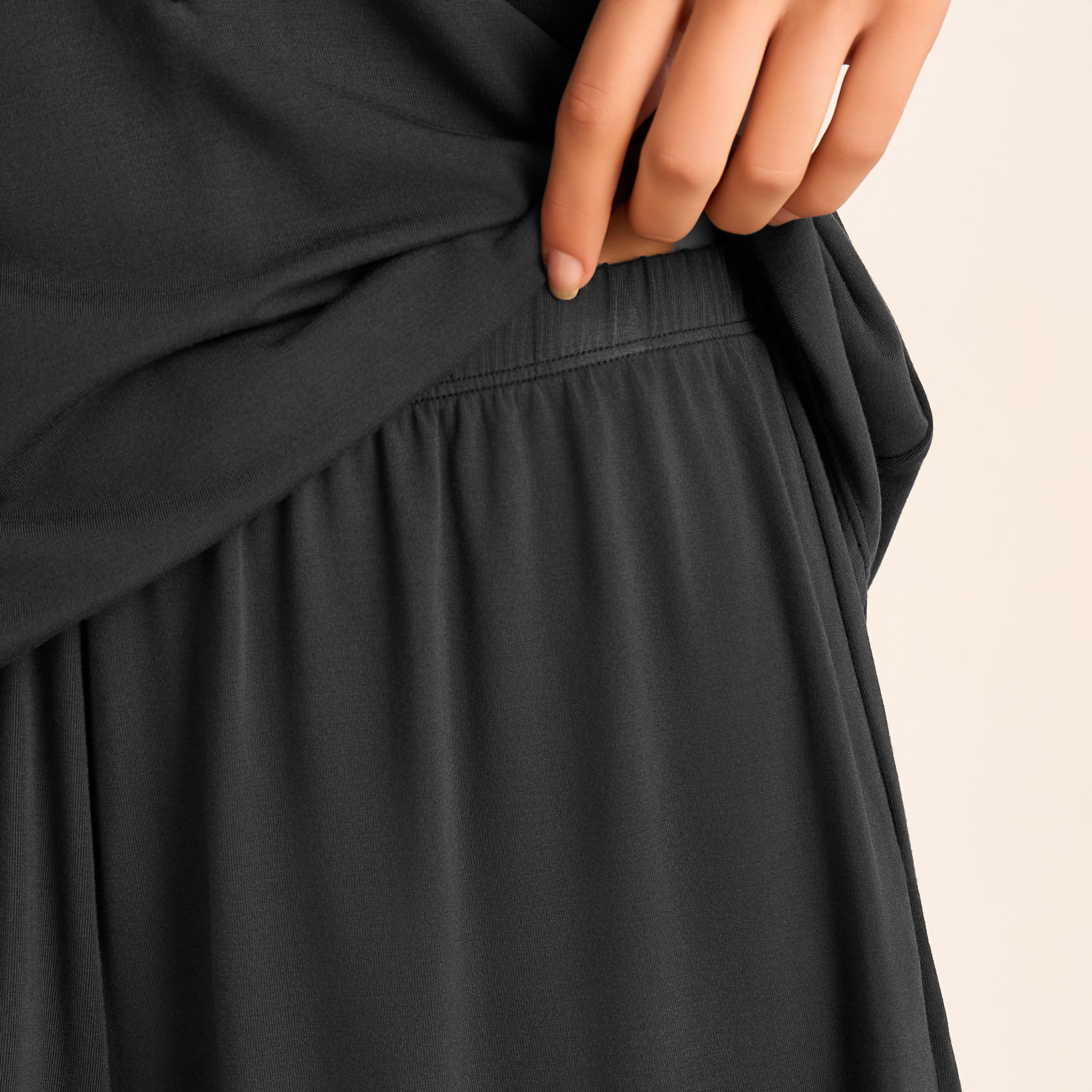 طقم بيجاما شورت وبلوزة بحمالات-women-clothing-nightwear-pyjamas-shortsets-image-1