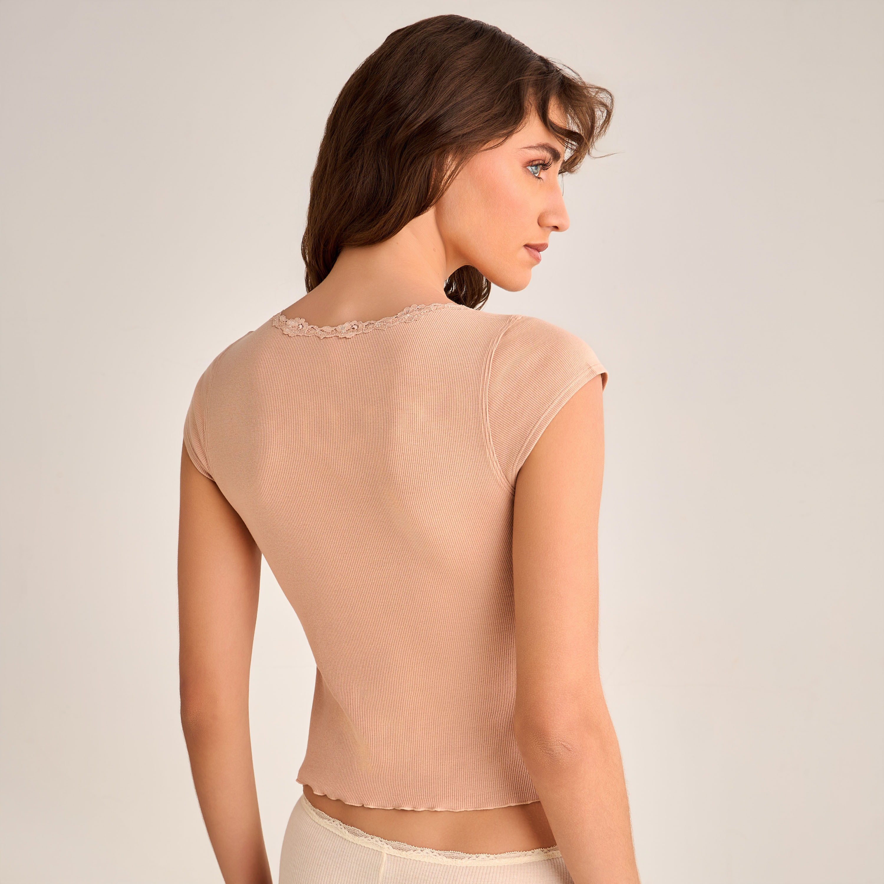 بلوزة كامي مضلعة بقصة دانتيل-women-clothing-lingerie-camisoles-image-2