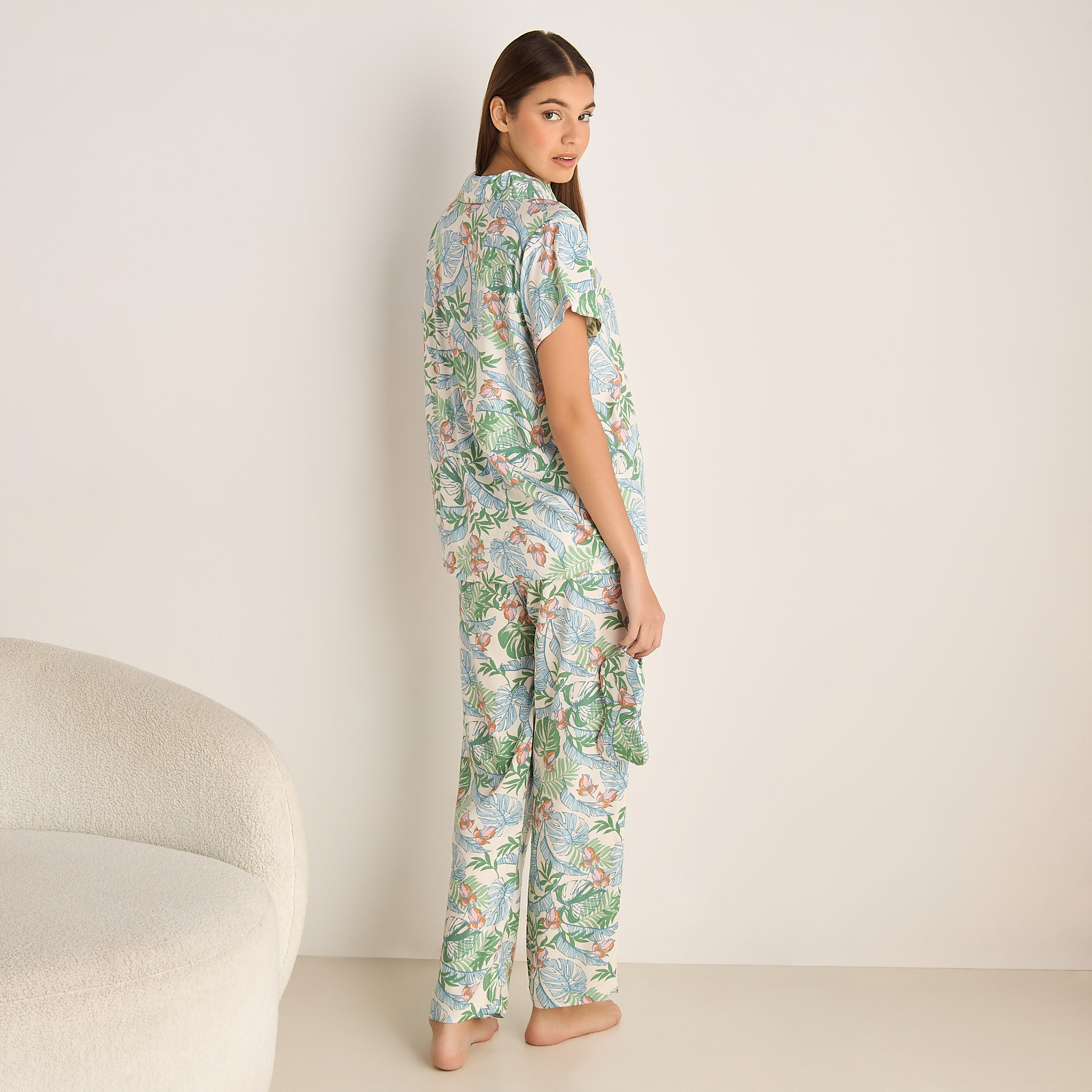 طقم قميص بأزرار وبنطلون بيجاما فيسكوز مع قناع عيون-women-clothing-nightwear-pyjamas-longsets-image-3