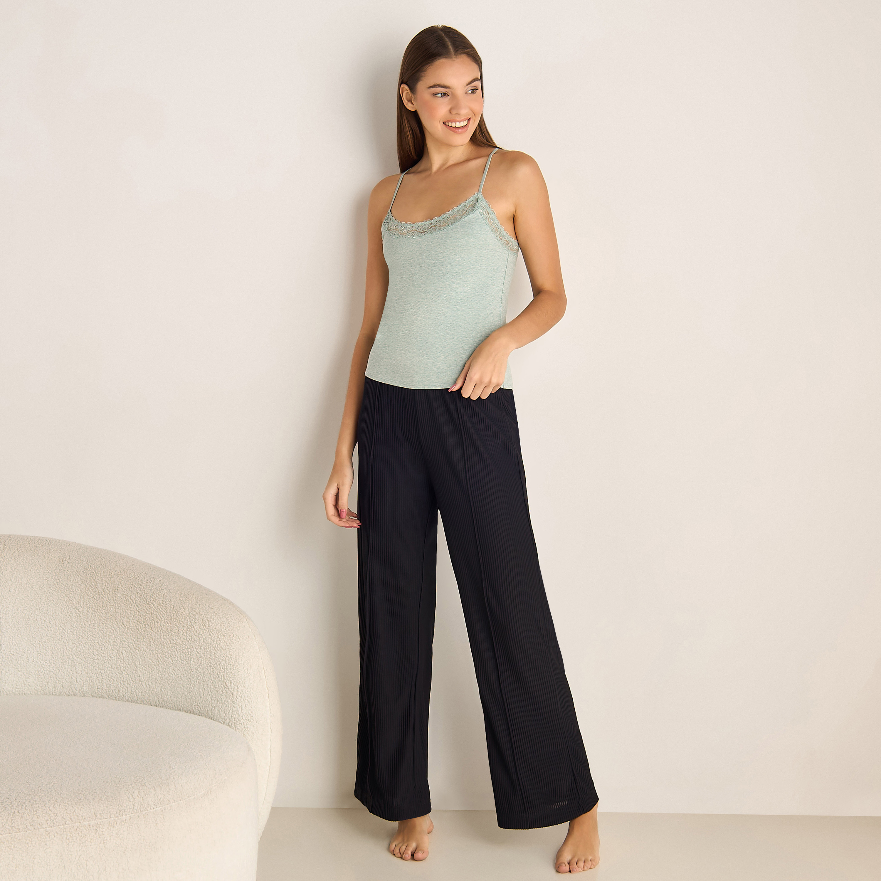 قميص داخلي بارز الملمس بحواف دانتيل-women-clothing-lingerie-camisoles-image-2