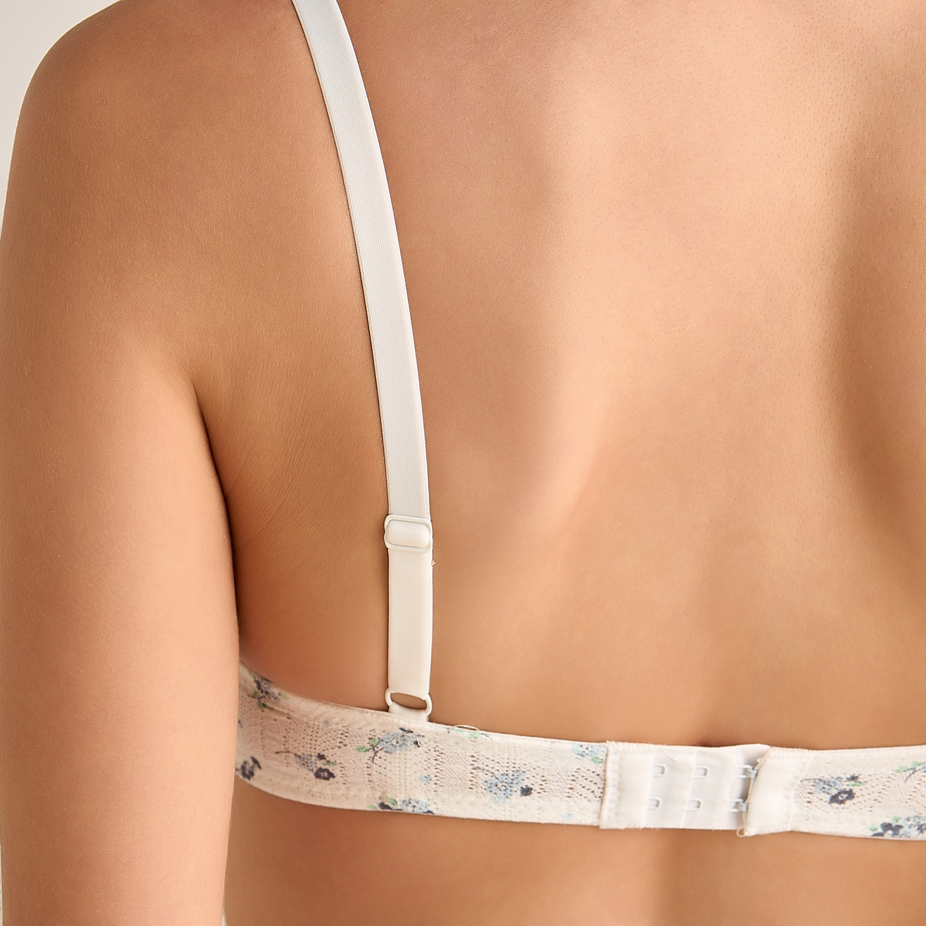 صدرية بلانج بدون خياطة - عبوة من 3 قطع-women-clothing-lingerie-bras-image-5