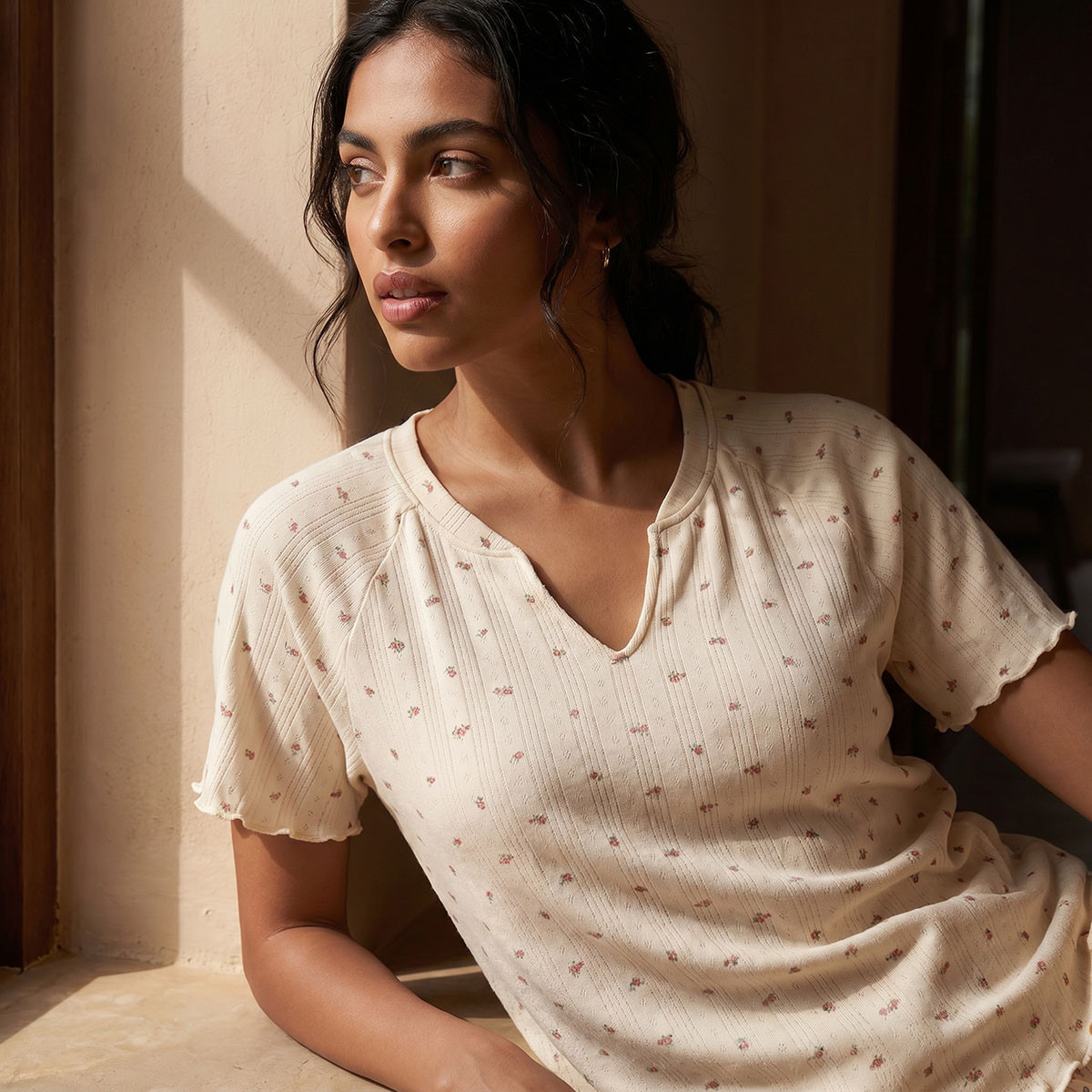 طقم بيجاما بوينتل تيشيرت بياقة V وشورت من سبلاش انتيميتس-women-clothing-nightwear-pyjamas-shortsets-image-7