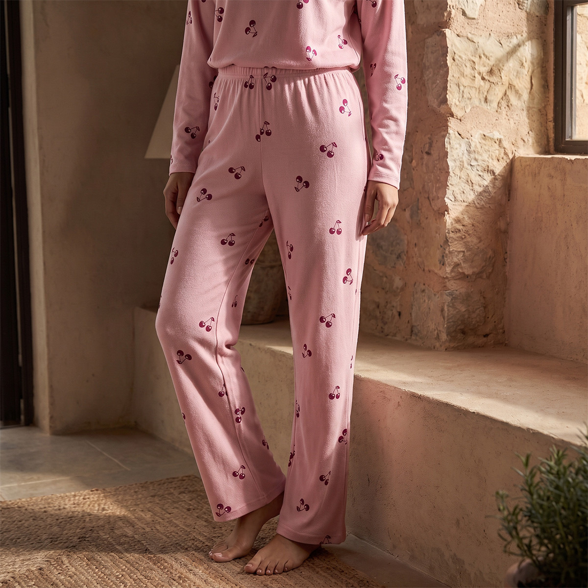 طقم بيجاما وتيشيرت بطبعات من سبلاش إنتيميتس-women-clothing-nightwear-pyjamas-longsets-image-5
