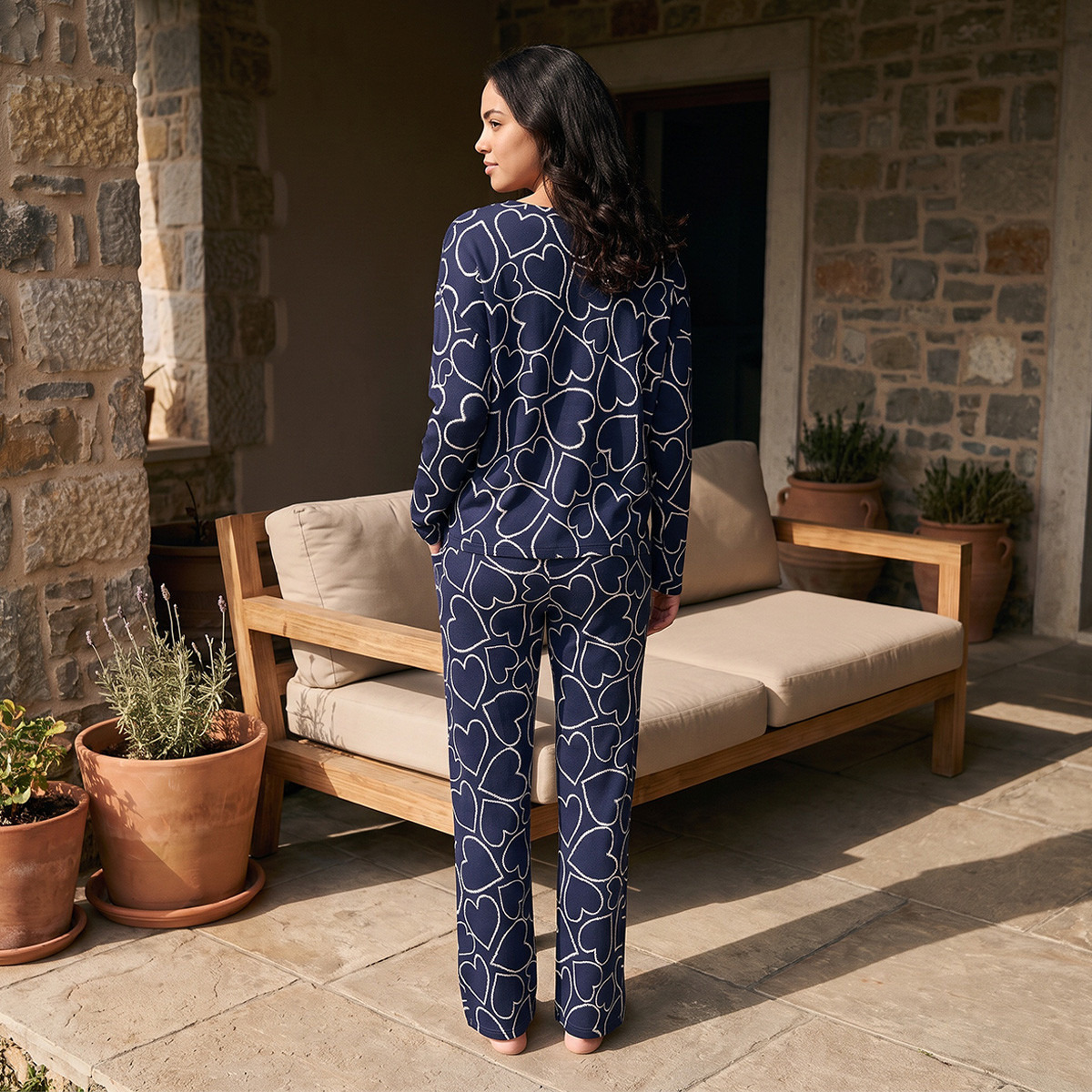 طقم بلوزة وبنطلون بيجاما بارز الملمس بزخارف قلوب-women-clothing-nightwear-pyjamas-longsets-image-2