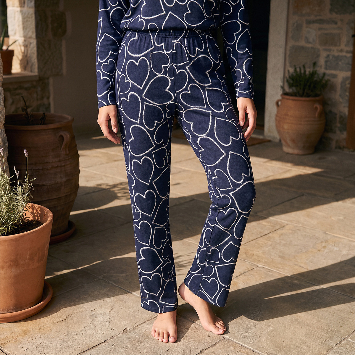 طقم بلوزة وبنطلون بيجاما بارز الملمس بزخارف قلوب-women-clothing-nightwear-pyjamas-longsets-image-5