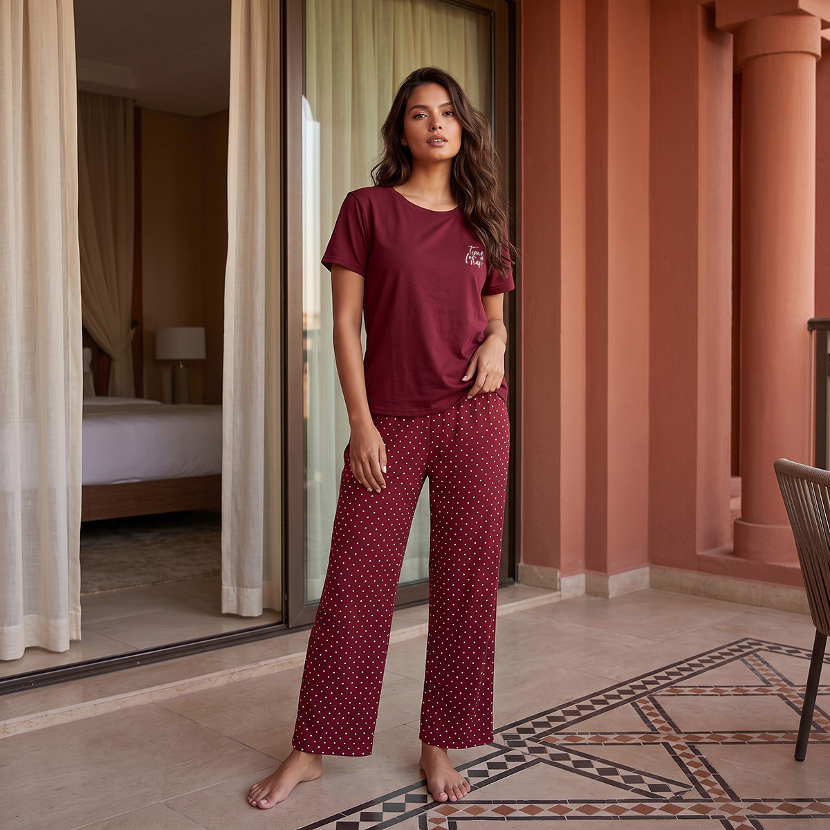طقم تيشيرت وبنطلون بيجاما فيسكوز بطبعات منقطة من سبلاش إنتيميتس-women-clothing-nightwear-pyjamas-longsets-image-2