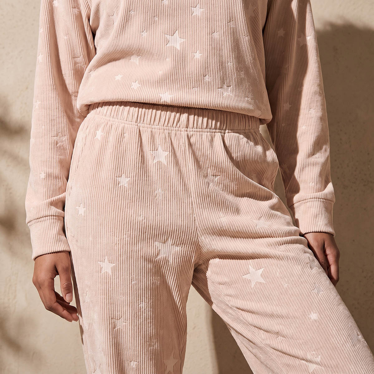 طقم بلوزة وبنطلون بيجاما جاكار-women-clothing-nightwear-pyjamas-longsets-image-7