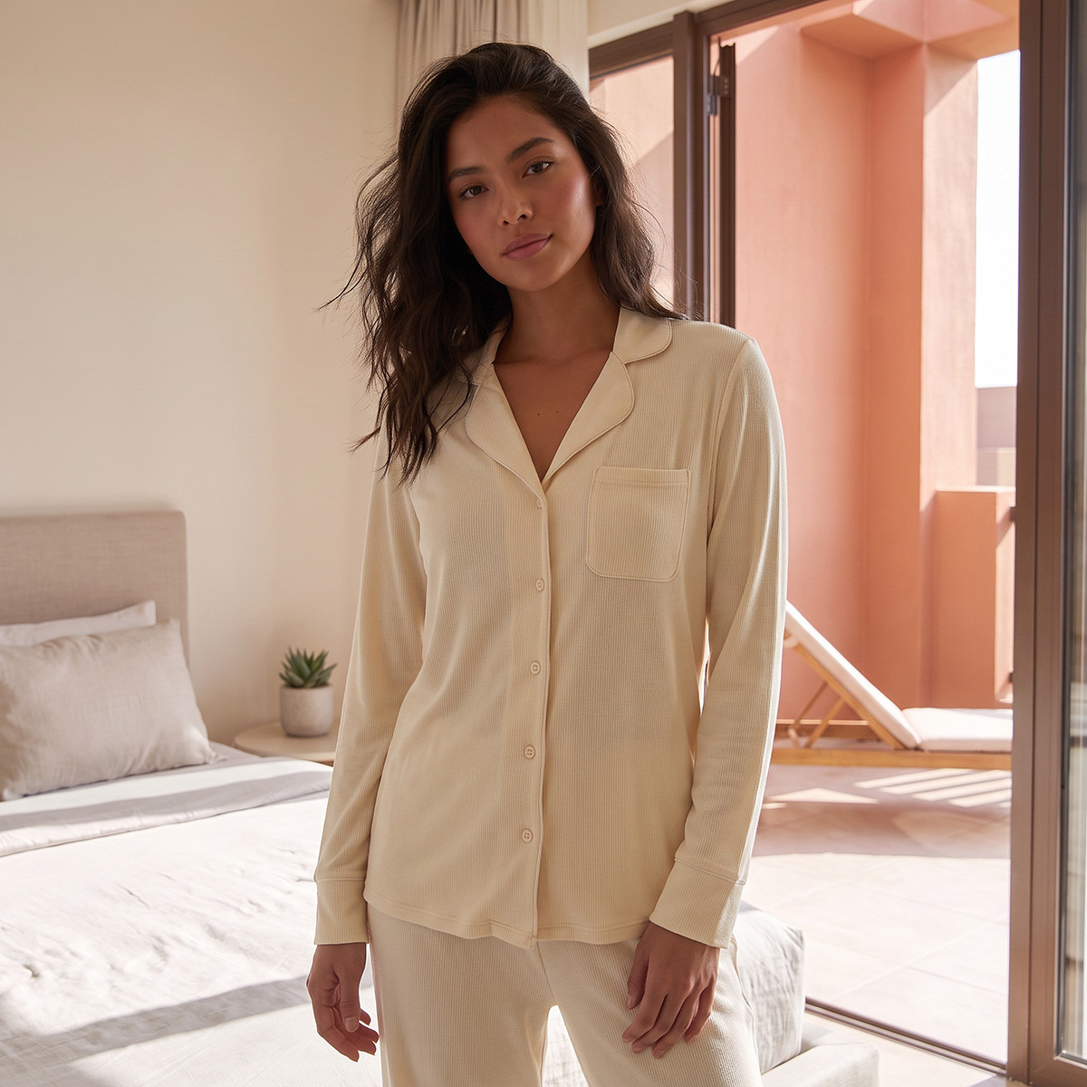 طقم قميص وبنطلون بيجاما ناعم الملمس من سبلاش إنتيميتس-women-clothing-nightwear-pyjamas-longsets-image-4