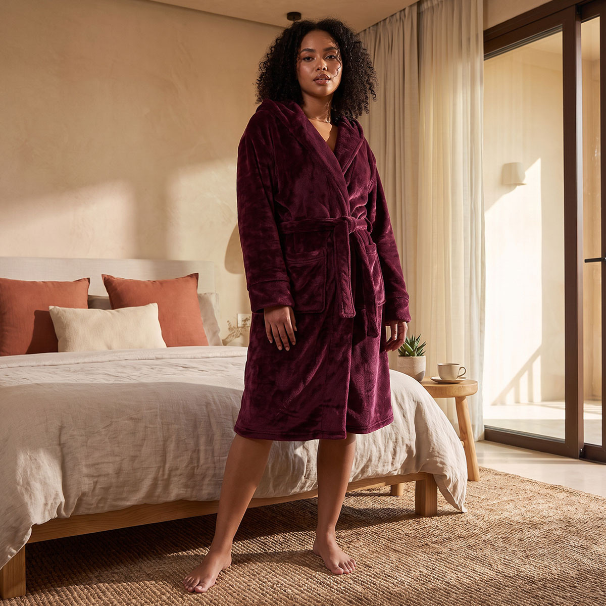 روب مخملي بطول الركبة من سبلاش إنتيميتس-women-clothing-nightwear-robes-image-2