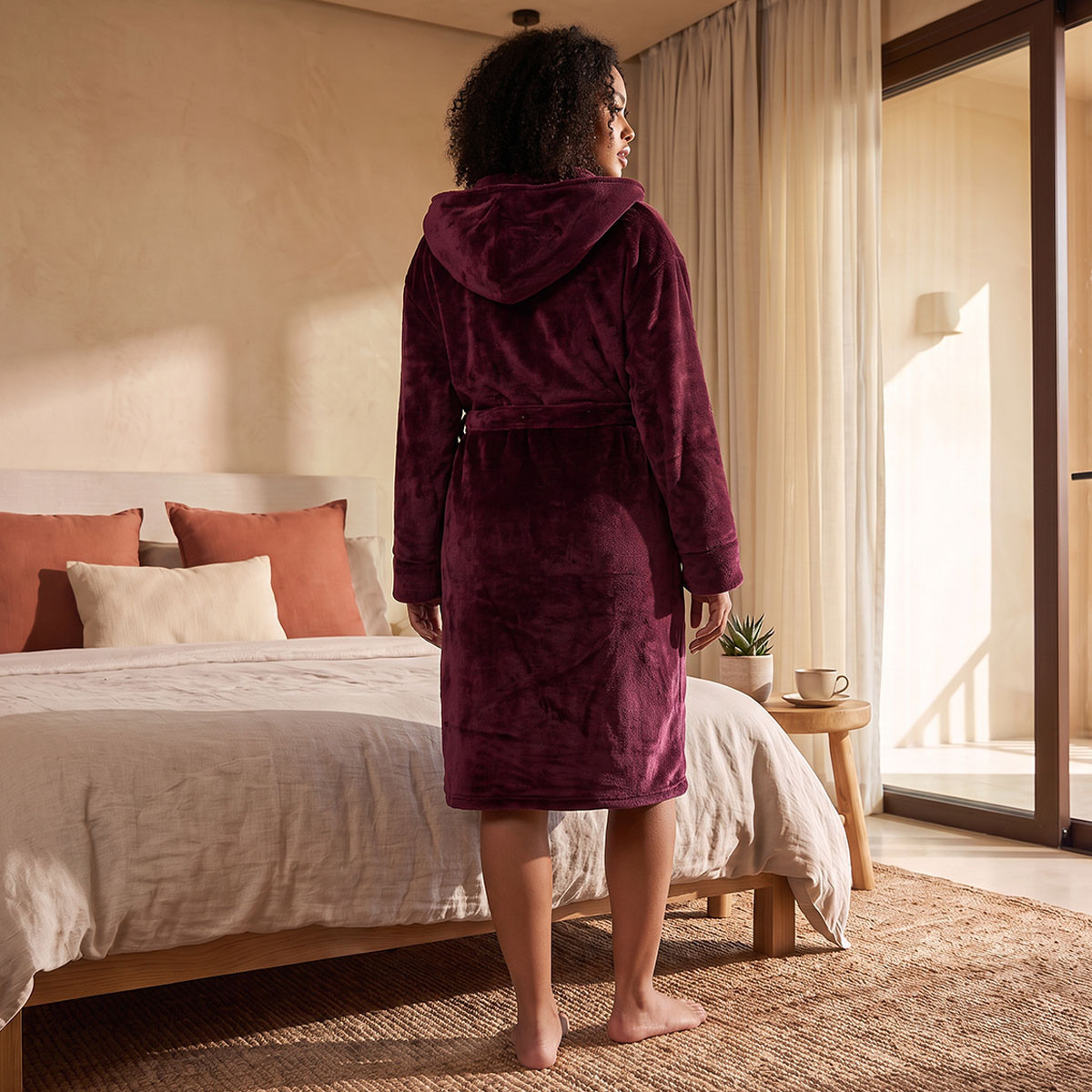 روب مخملي بطول الركبة من سبلاش إنتيميتس-women-clothing-nightwear-robes-image-3
