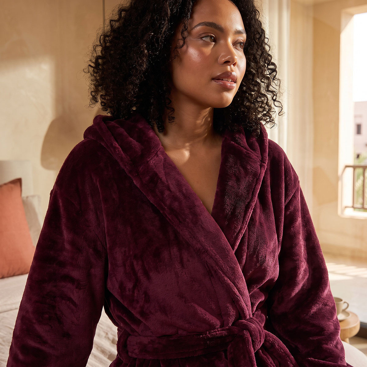 روب مخملي بطول الركبة من سبلاش إنتيميتس-women-clothing-nightwear-robes-image-4