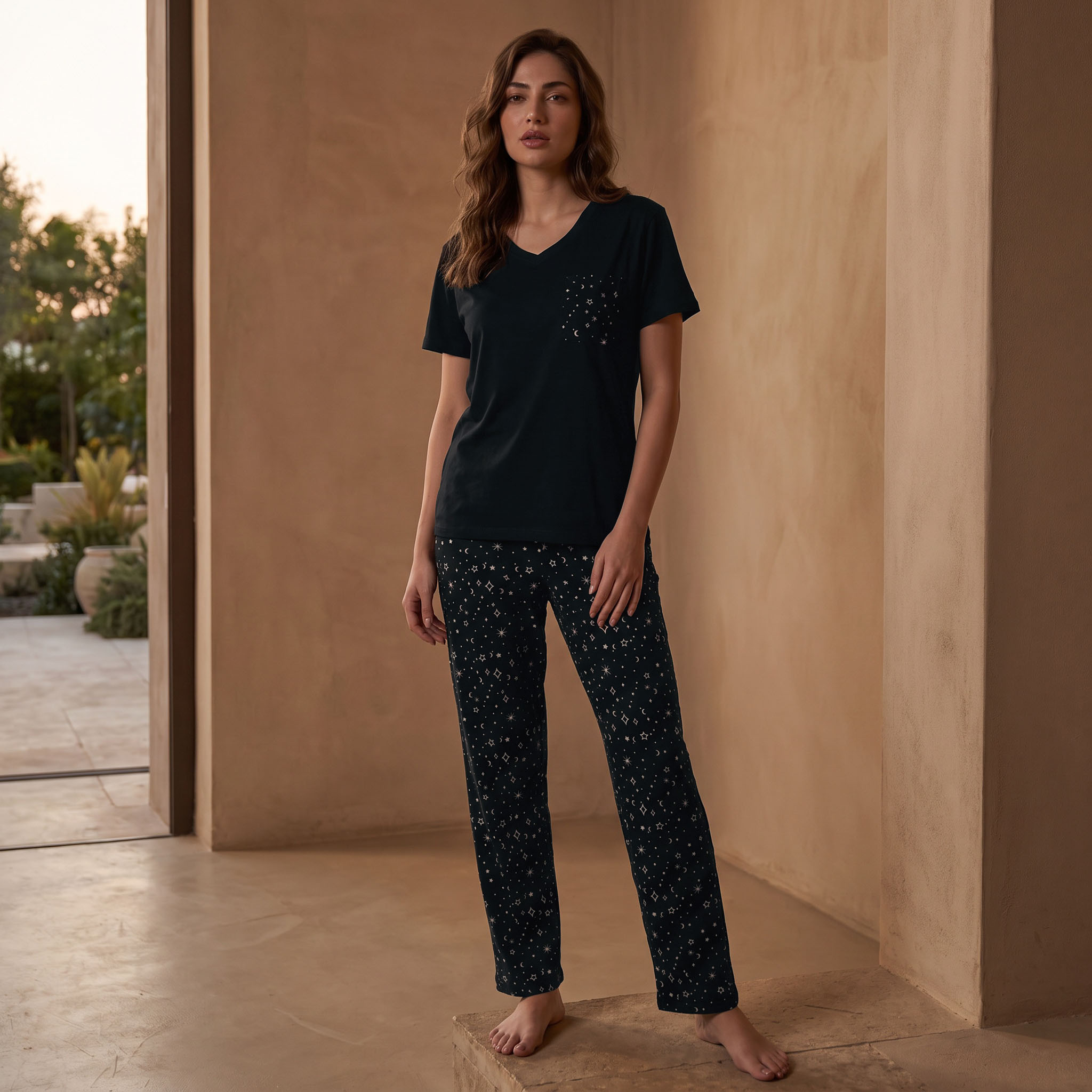 طقم تيشيرت وبيجاما بطبعات من سبلاش إنتميتس-women-clothing-nightwear-pyjamas-longsets-image-2