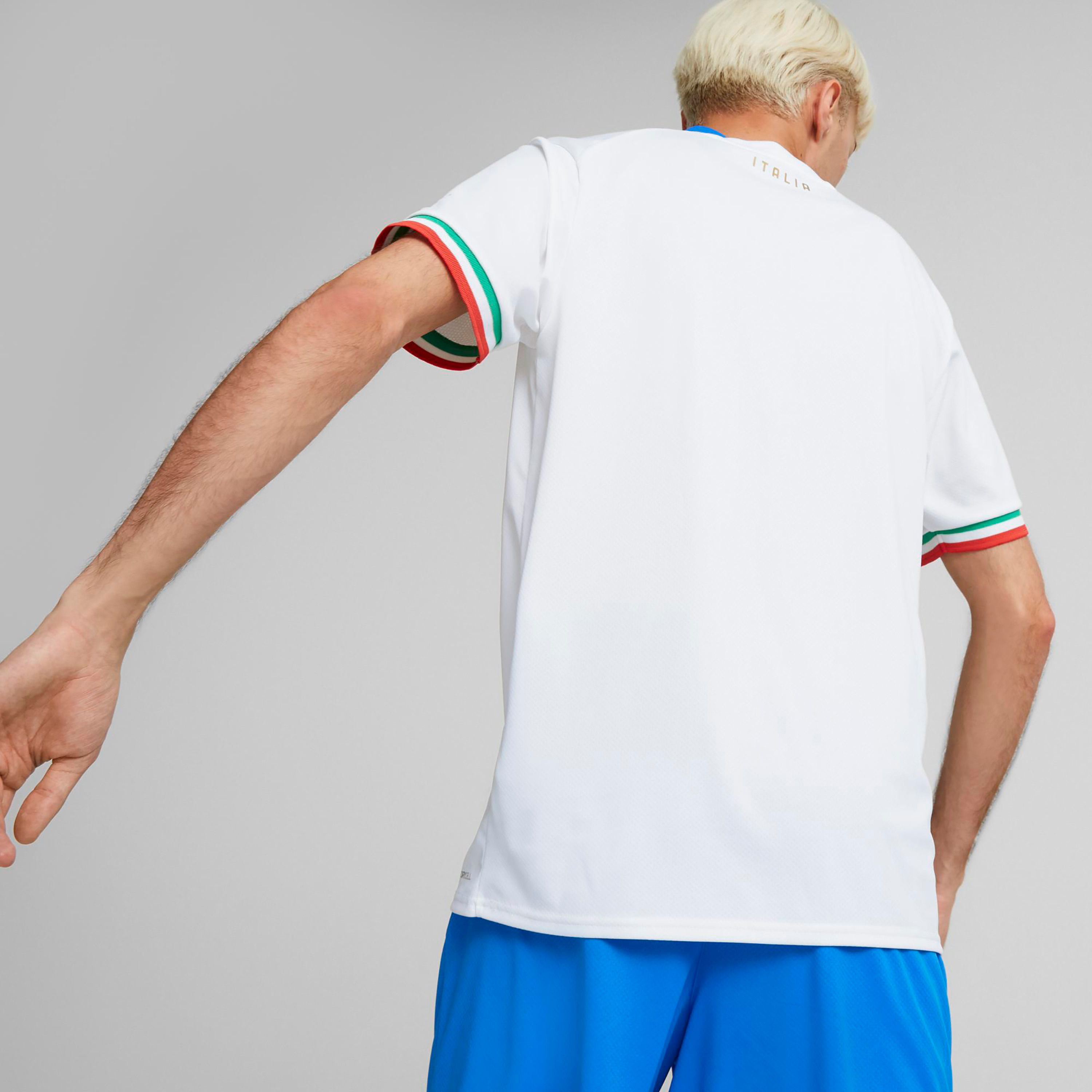 بوما إيطاليا بعيدا طبق الاصل للرجال لكرة القدم جيرسي 76565002-men-clothing-sportswearandactivewear-tshirtsandpolos-image-2