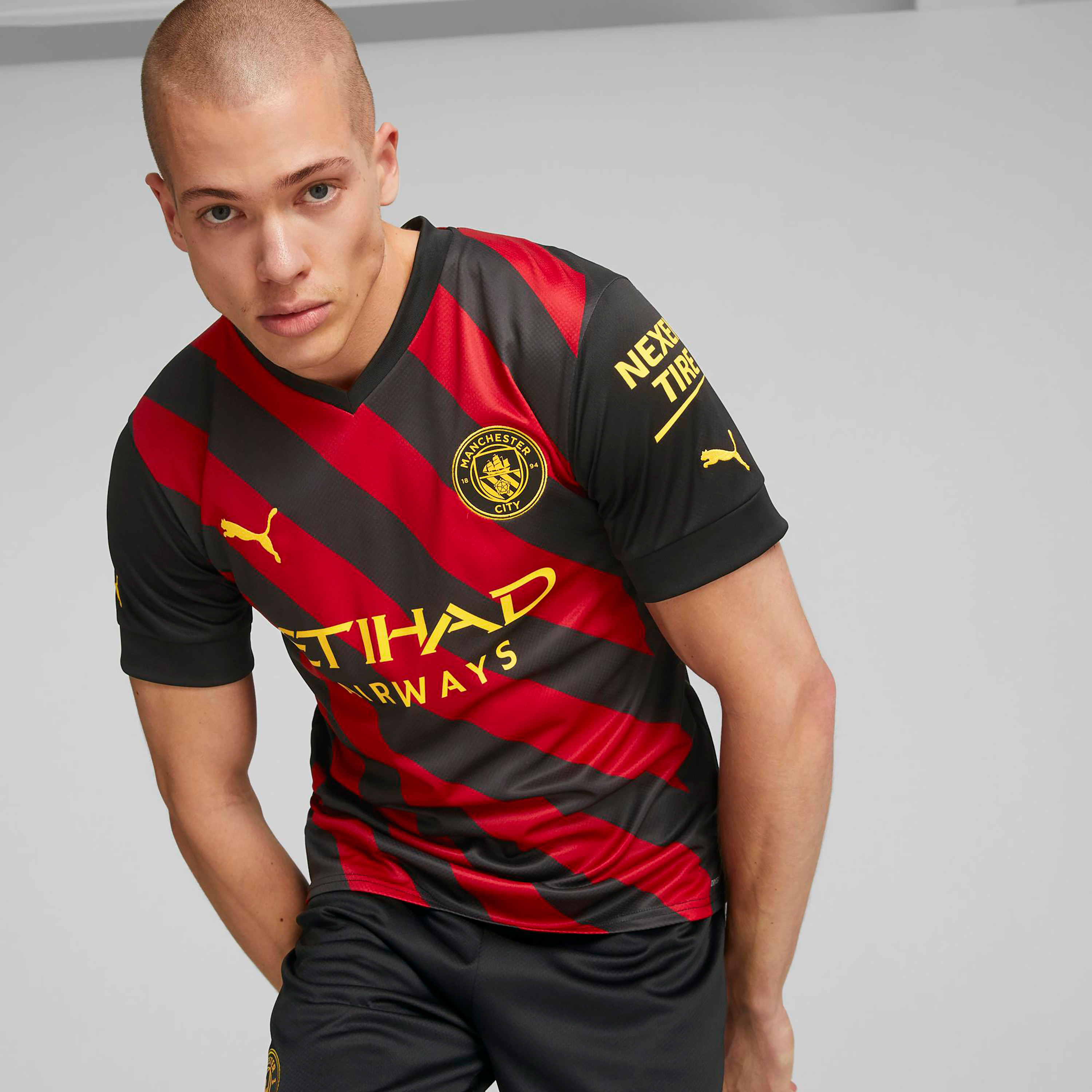Puma Manchester City FC Away Replica Men Football Jersey 76572202-men-clothing-sportswearandactivewear-tshirtsandpolos-image-1