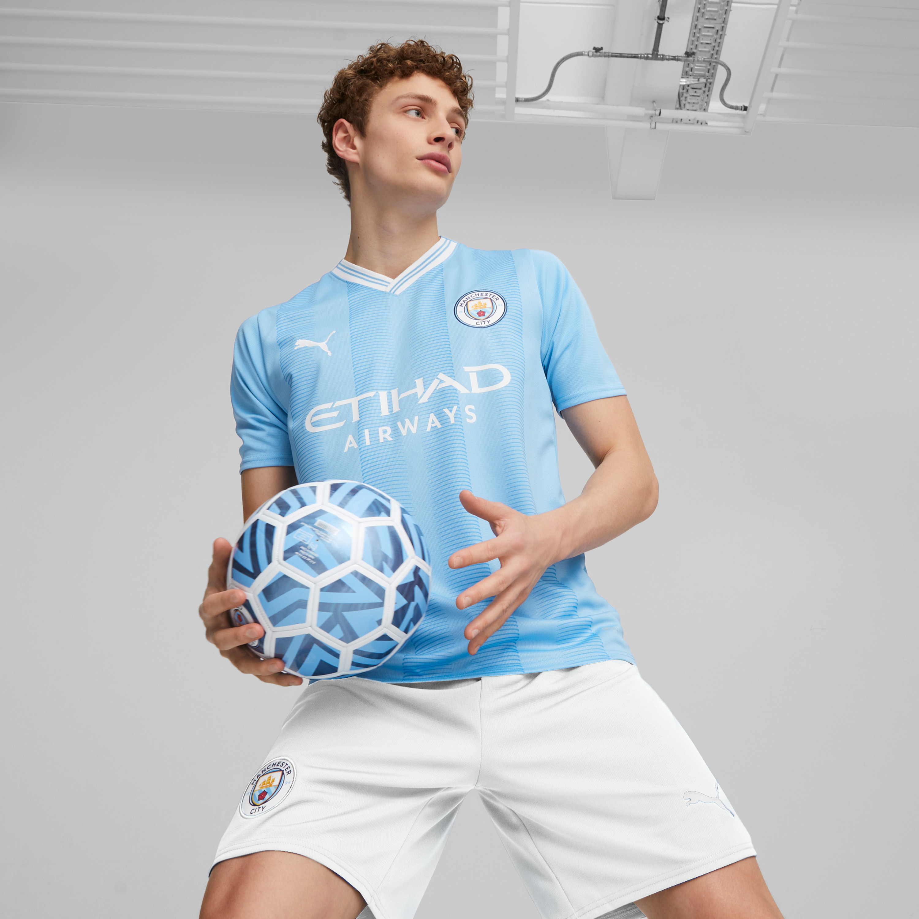 بوما تي شيرت جيرسي نادي مانشستر سيتي على أرضه للرجال 770438 |OE-men-clothing-sportswearandactivewear-tshirtsandpolos-image-1