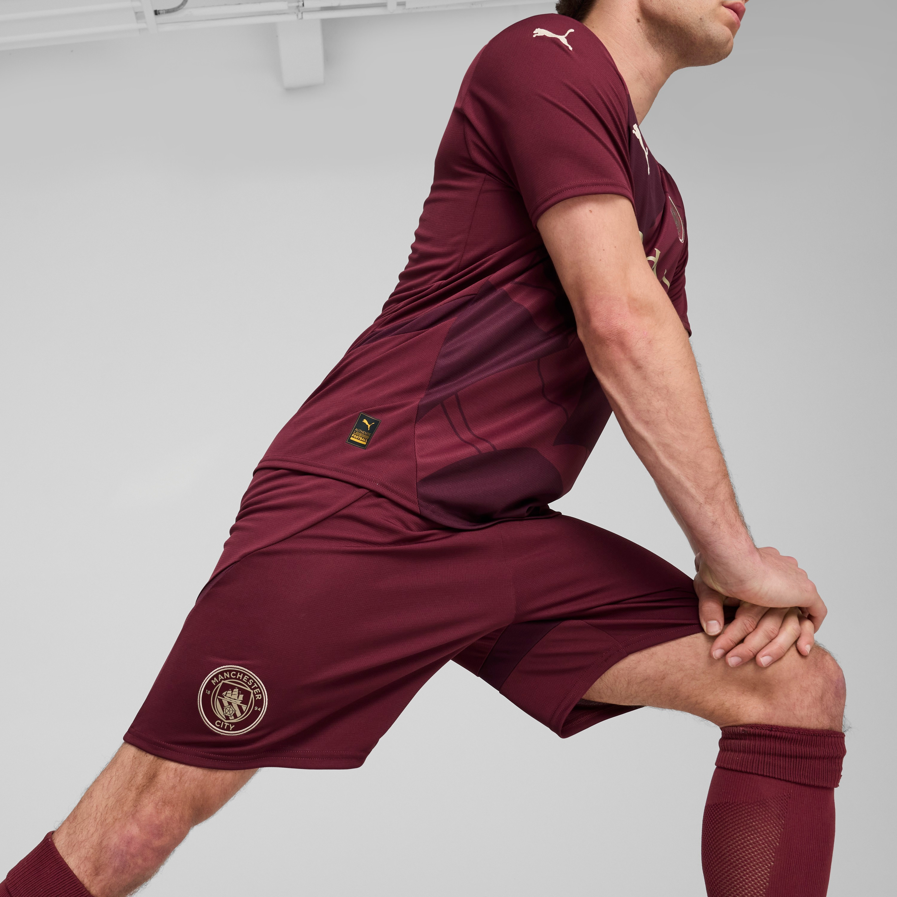 بوما- شورت مانشستر سيتي إف سي للرجال 77511403 | OE-sports-gear-football-clothing-bottoms-image-4