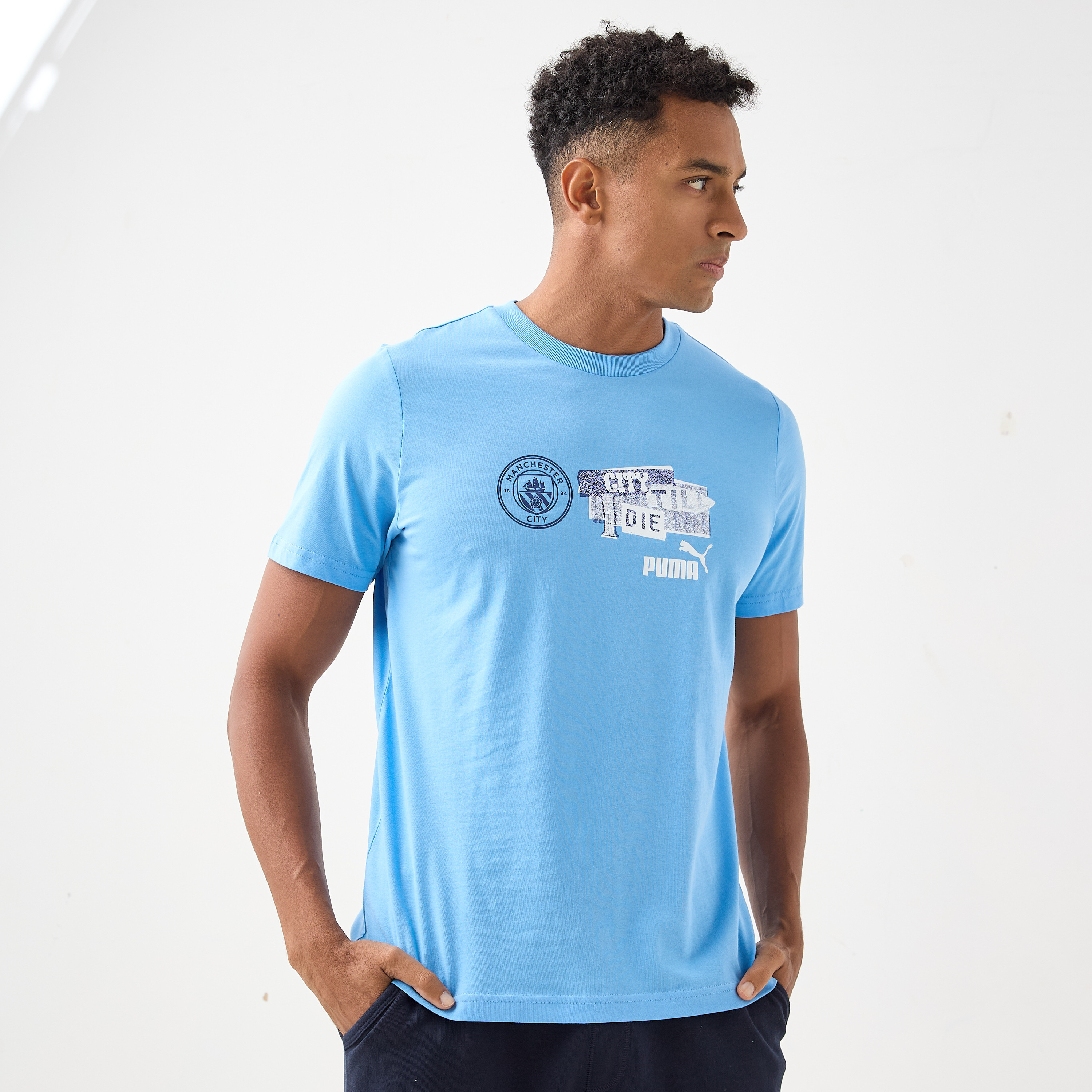 بوما - تيشيرت كرة قدم بشعار نادي مانشستر سيتي - للرجال 779119 | OE-men-clothing-sportswearandactivewear-tshirtsandpolos-image-1