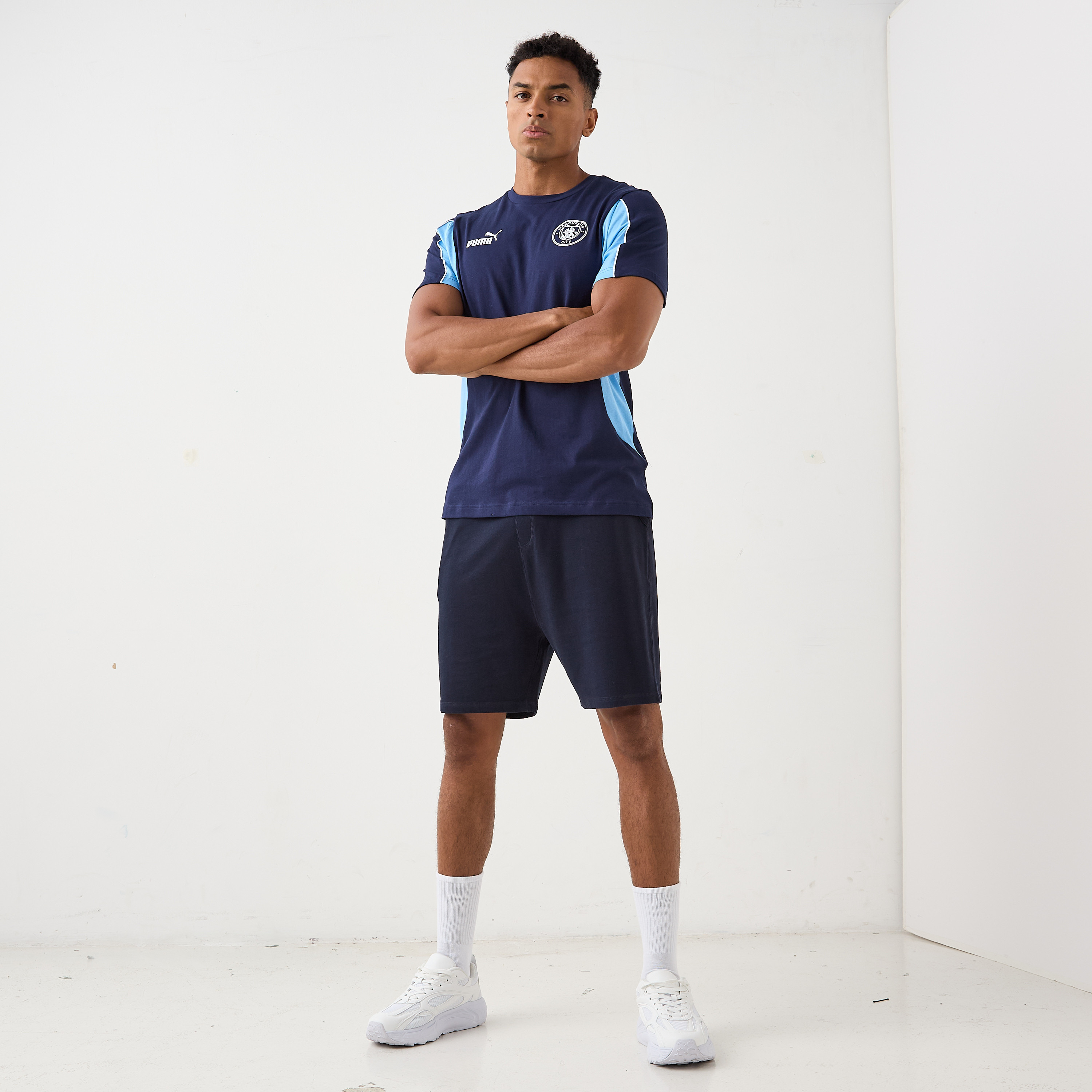 بوما - تيشيرت كرة قدم بشعار نادي مانشستر سيتي - للرجال 779130 | OE-men-clothing-sportswearandactivewear-tshirtsandpolos-image-2