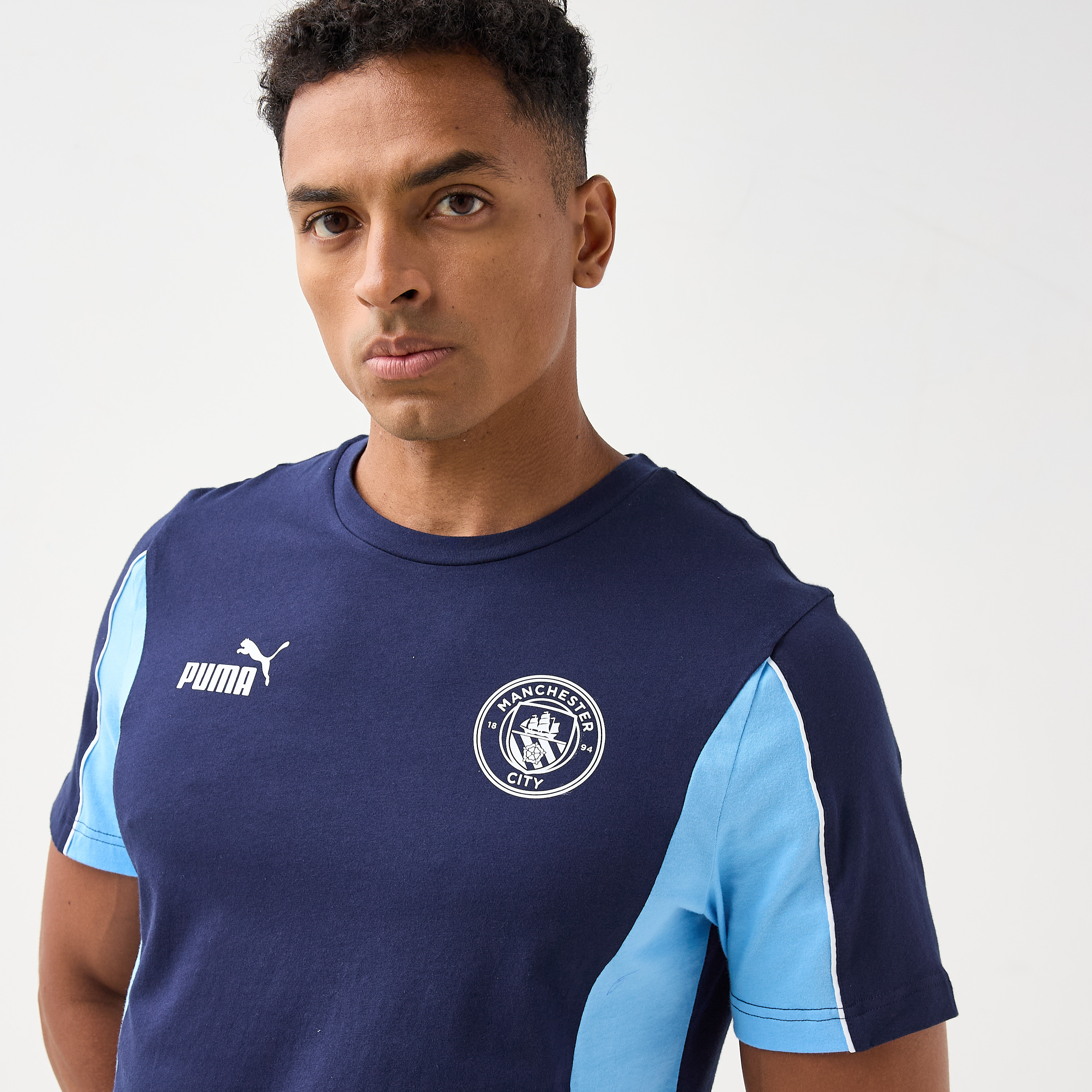 بوما - تيشيرت كرة قدم بشعار نادي مانشستر سيتي - للرجال 779130 | OE-men-clothing-sportswearandactivewear-tshirtsandpolos-image-4