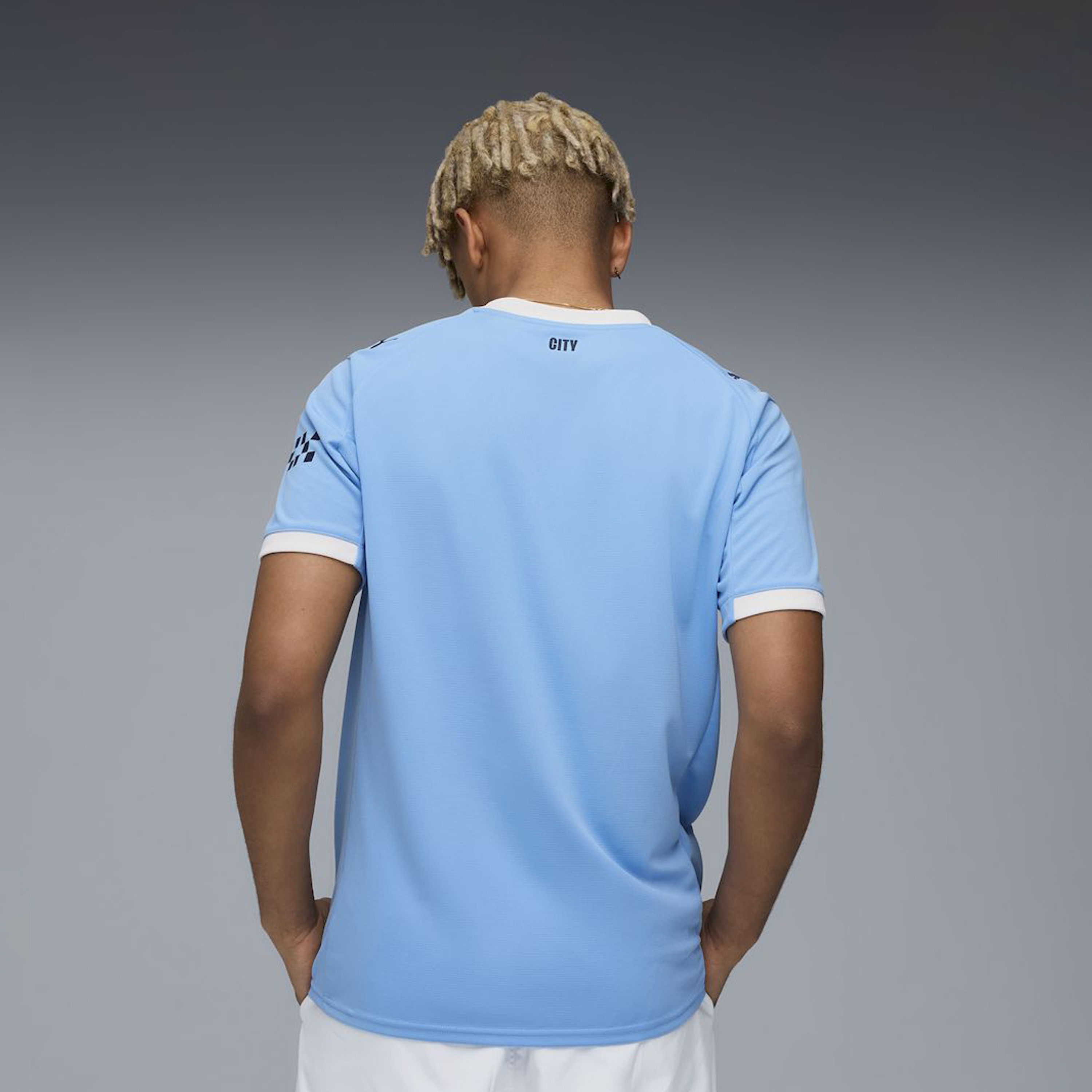 القميص 25/26 الأساسي لنادي مانشستر سيتي للرجال من بوما للرجال 780338 | OE-men-clothing-sportswearandactivewear-tshirtsandpolos-image-4
