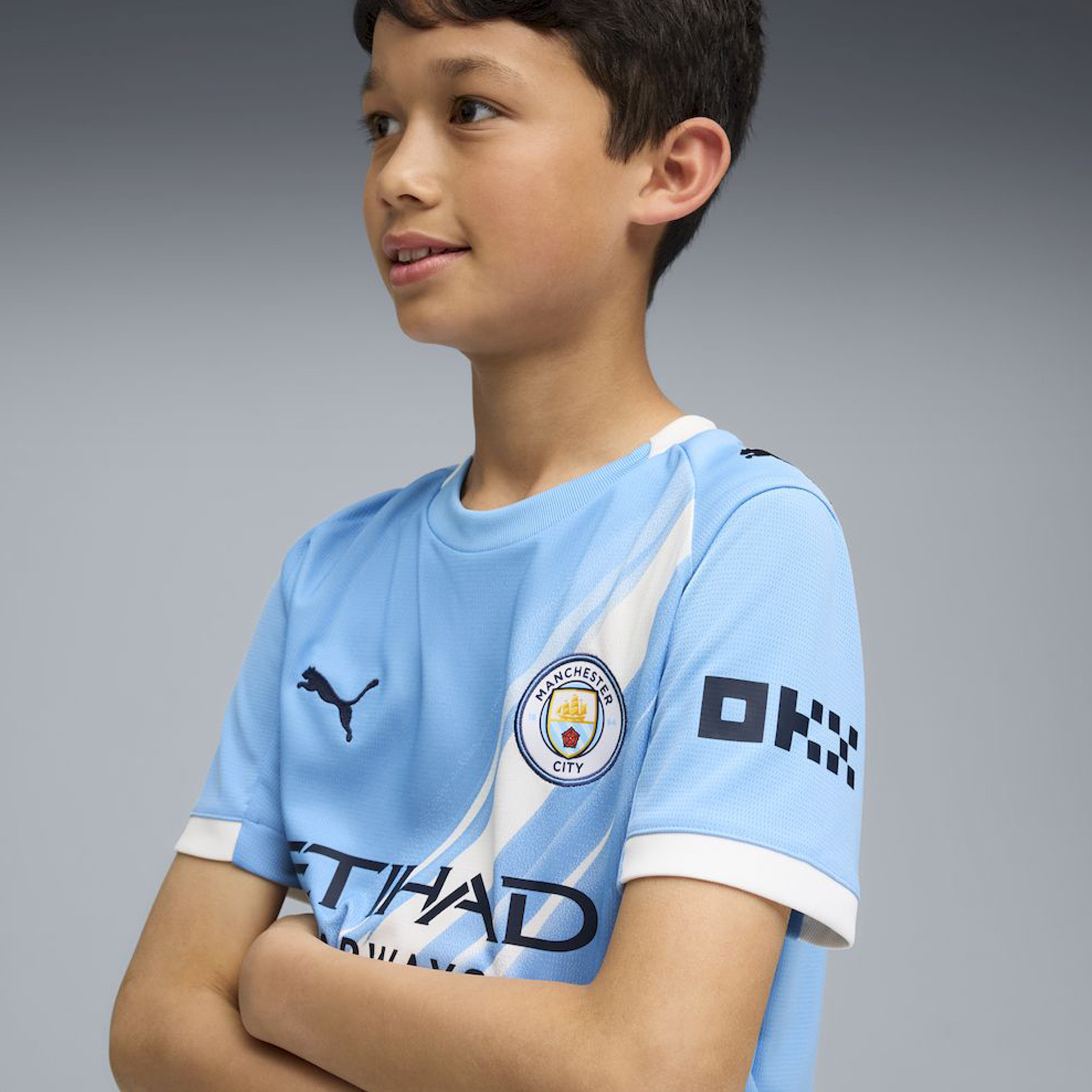 بوما- قميص 25/26 مانشستر سيتي الأزرق الفاتح للأولاد 780341 | OE-sports-boys-clothing-tops-image-2