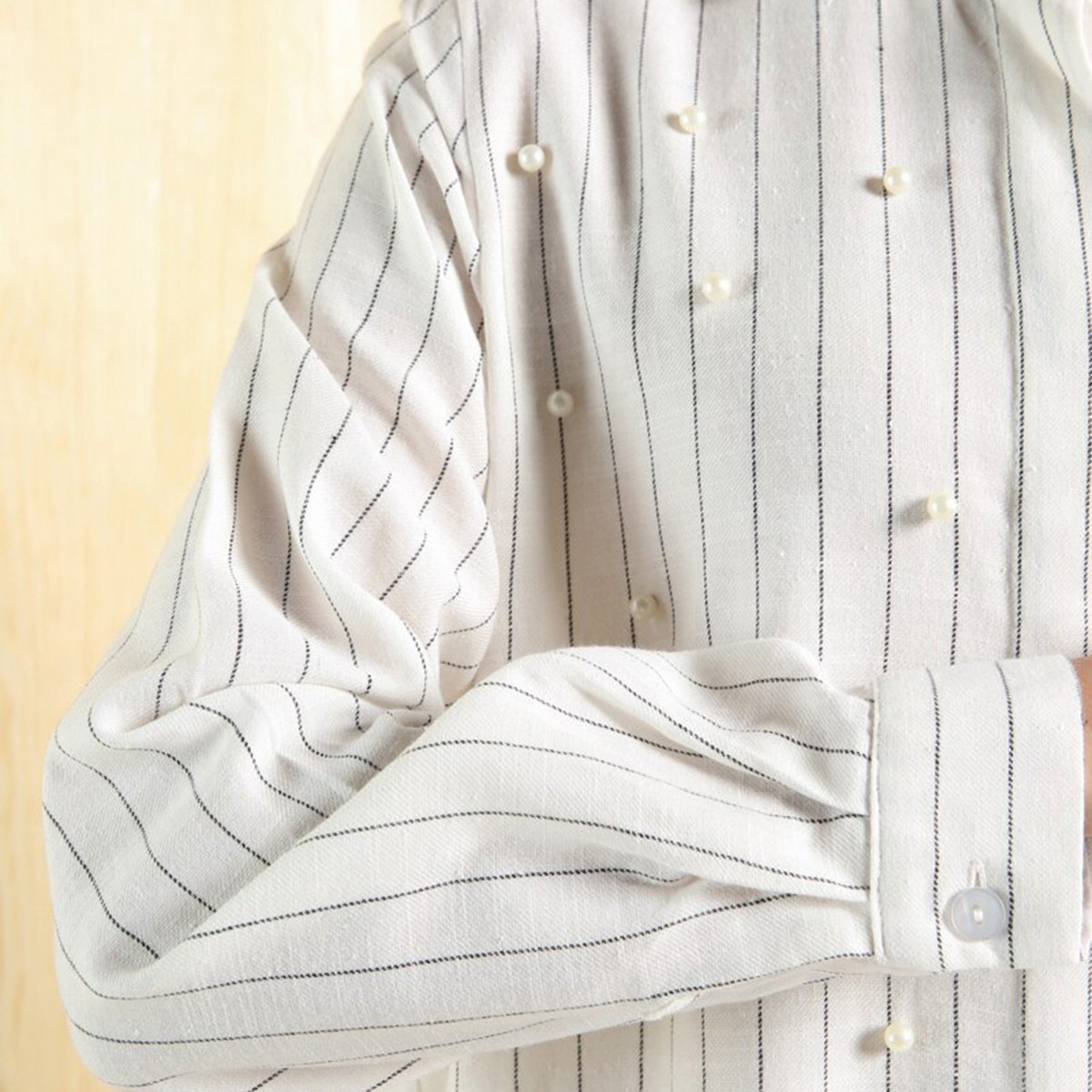 Modanisa Women Black Striped Mandarin Neck Buttoned Abaya-women-arabicclothing-abayas-image-4