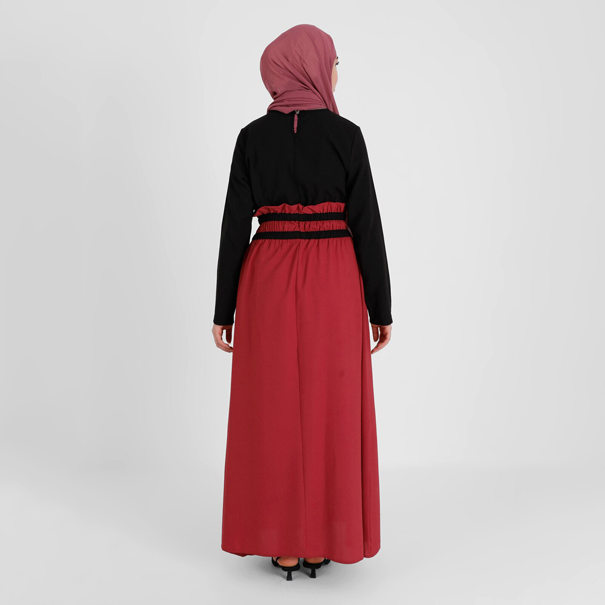 فستان ماكسي نسائي من مودانيسا مع زهرة مغبرة برقبة دائرية وظهر بفتحة وأزرار-women-clothing-dresses-image-2