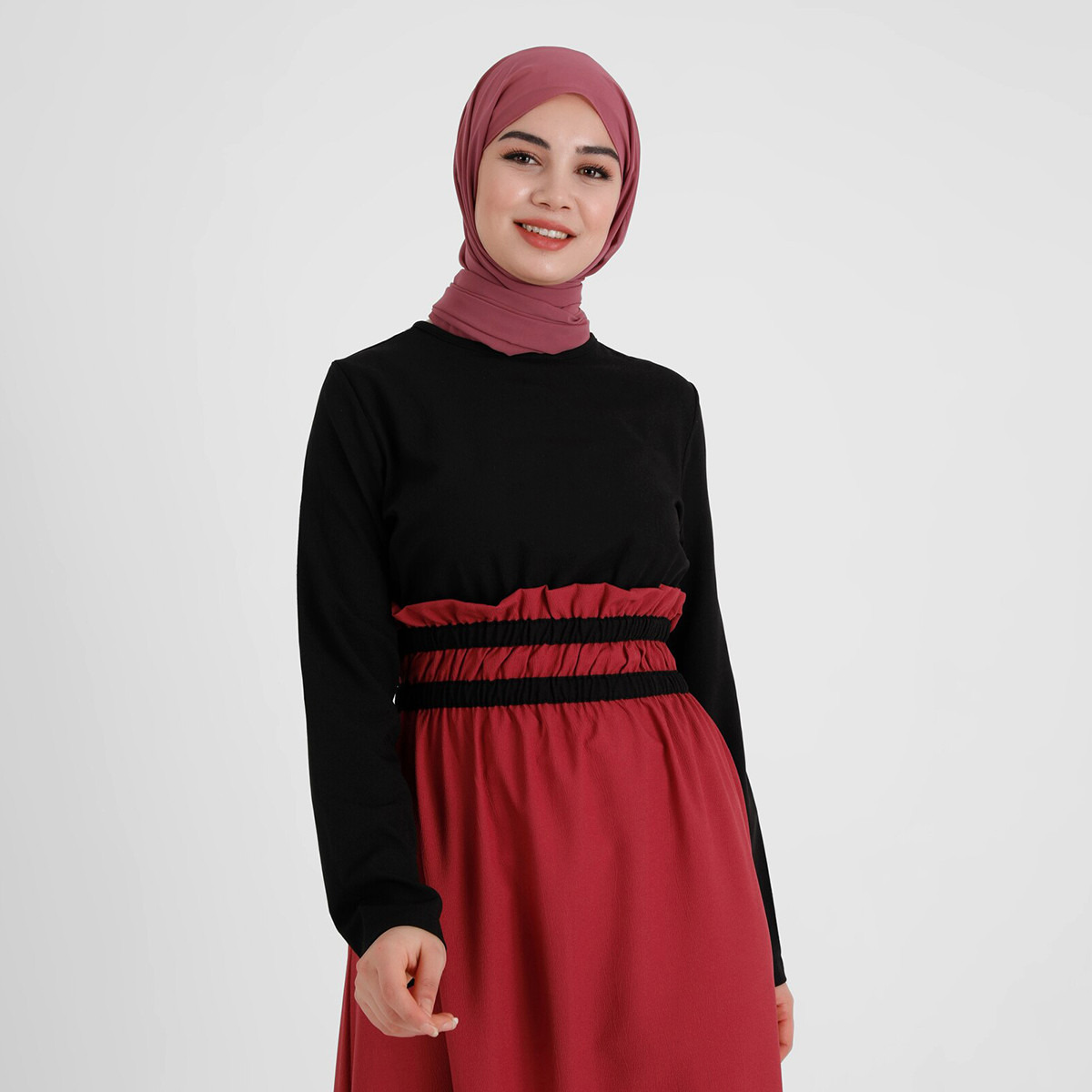 فستان ماكسي نسائي من مودانيسا مع زهرة مغبرة برقبة دائرية وظهر بفتحة وأزرار-women-clothing-dresses-image-4
