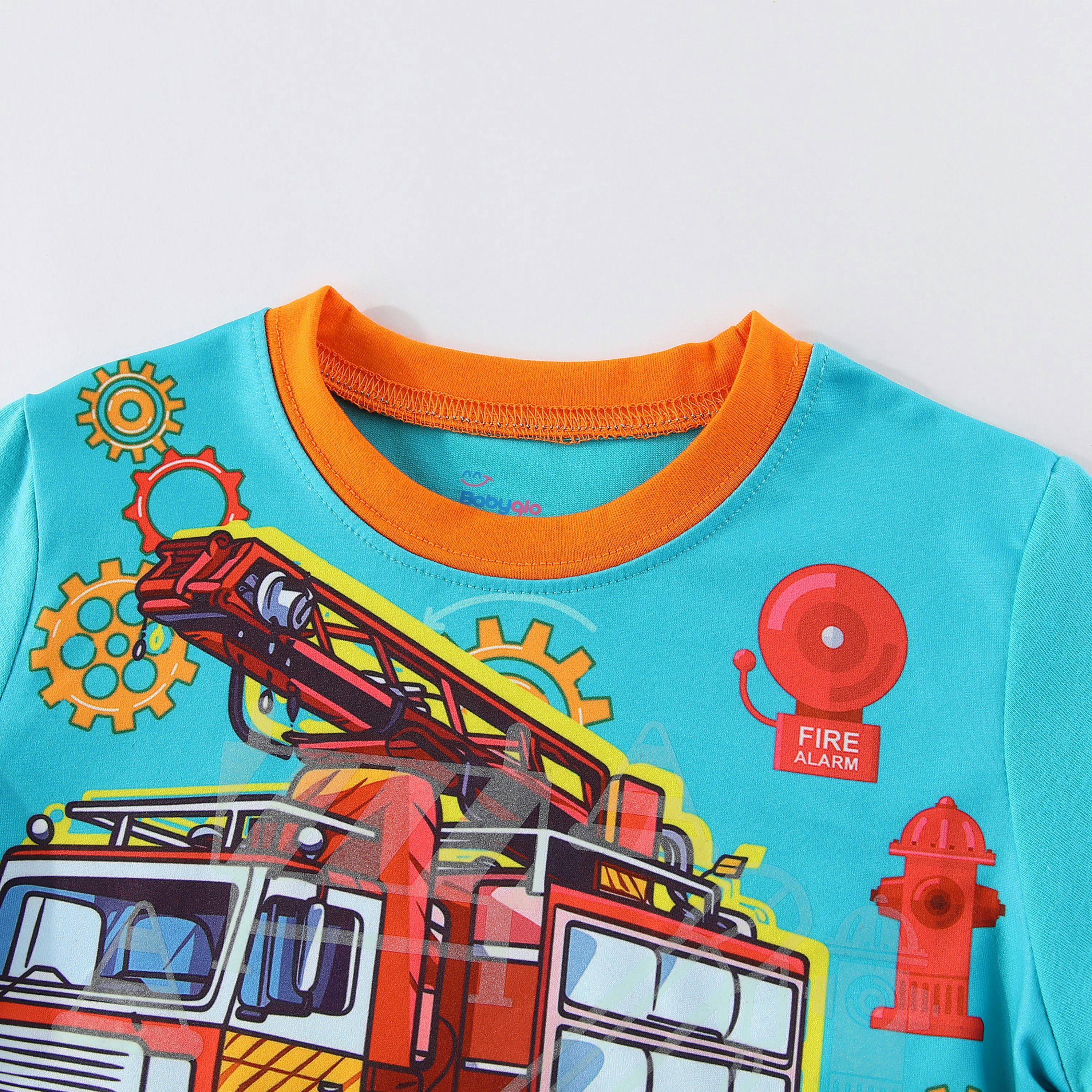 تي شيرت بطبعة مهمة إنقاذ شاحنة إطفاء متوهجة في الظلام مع بنطال ركض من بيبيكلو-boys-clothing-nightwear-image-12