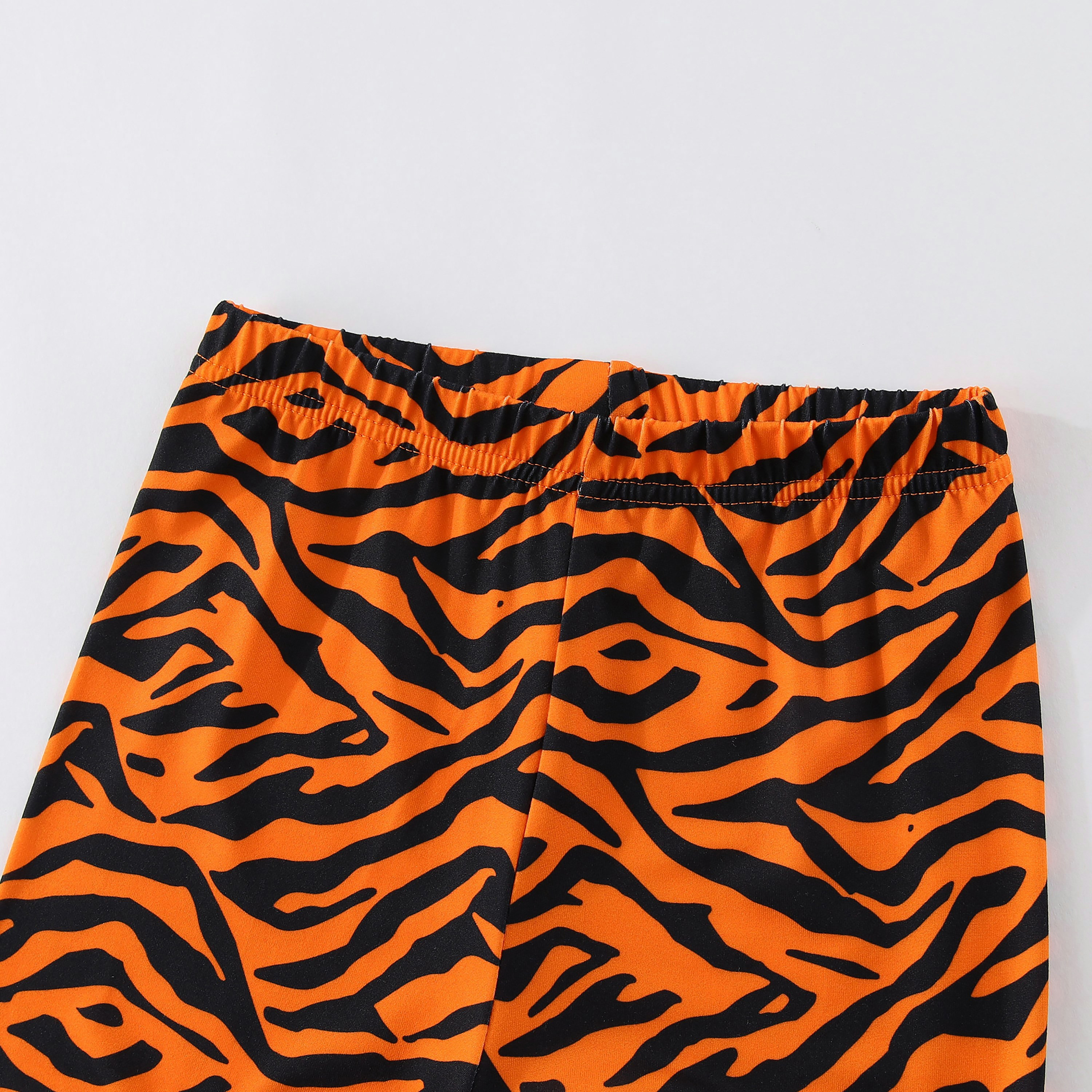تي شيرت بطبعة رورينج تايجر جانجل أدفنتشر متوهجة في الظلام مع بنطال ركض من بيبيكلو-boys-clothing-nightwear-image-13