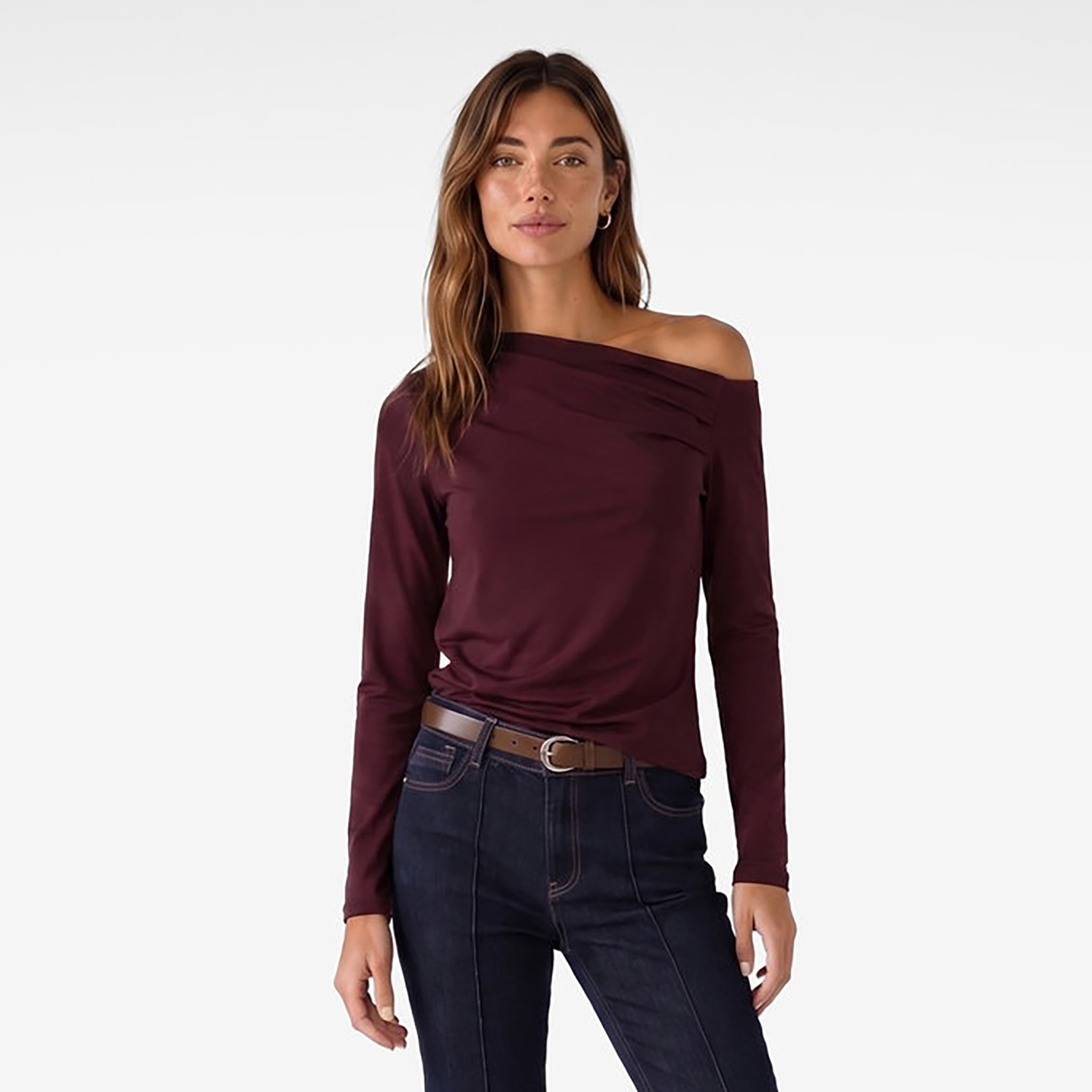 توب حريمي بفتحة رقبة غير متناظرة من كوتون-women-clothing-shirtsandblouses-blouses-image-1