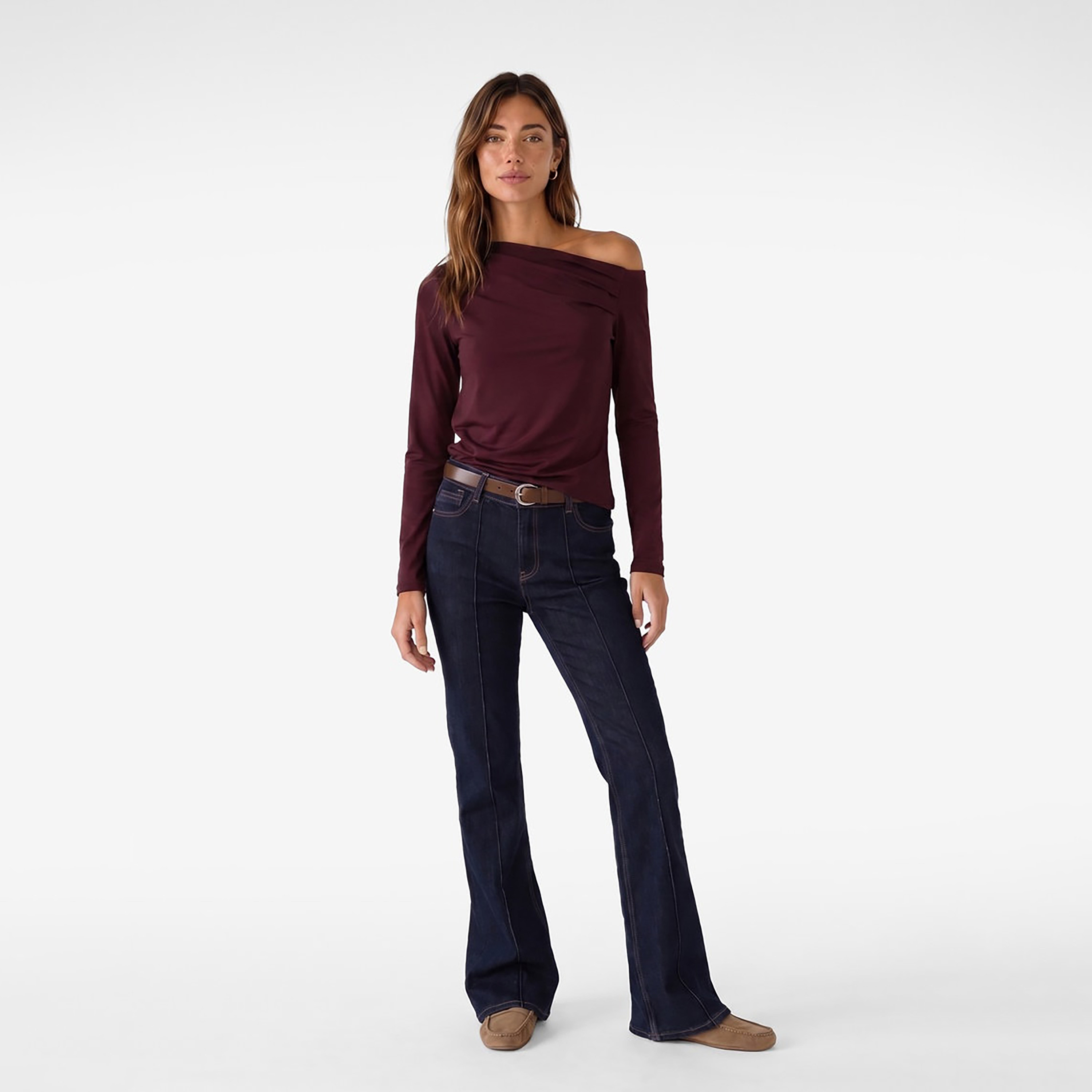 توب حريمي بفتحة رقبة غير متناظرة من كوتون-women-clothing-shirtsandblouses-blouses-image-2
