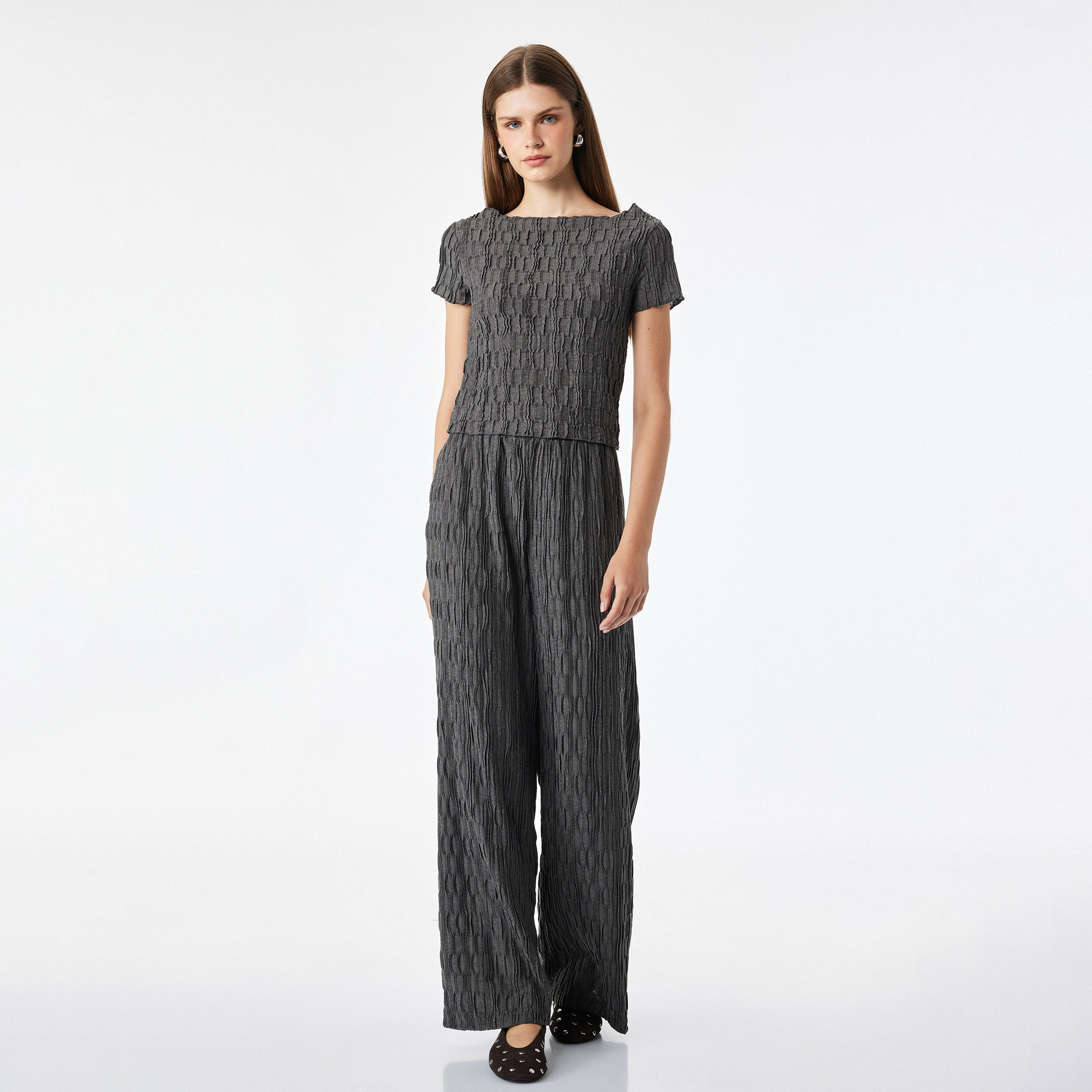 توب حريمي مجعد باللون الرمادي من كوتون-women-clothing-shirtsandblouses-blouses-image-2