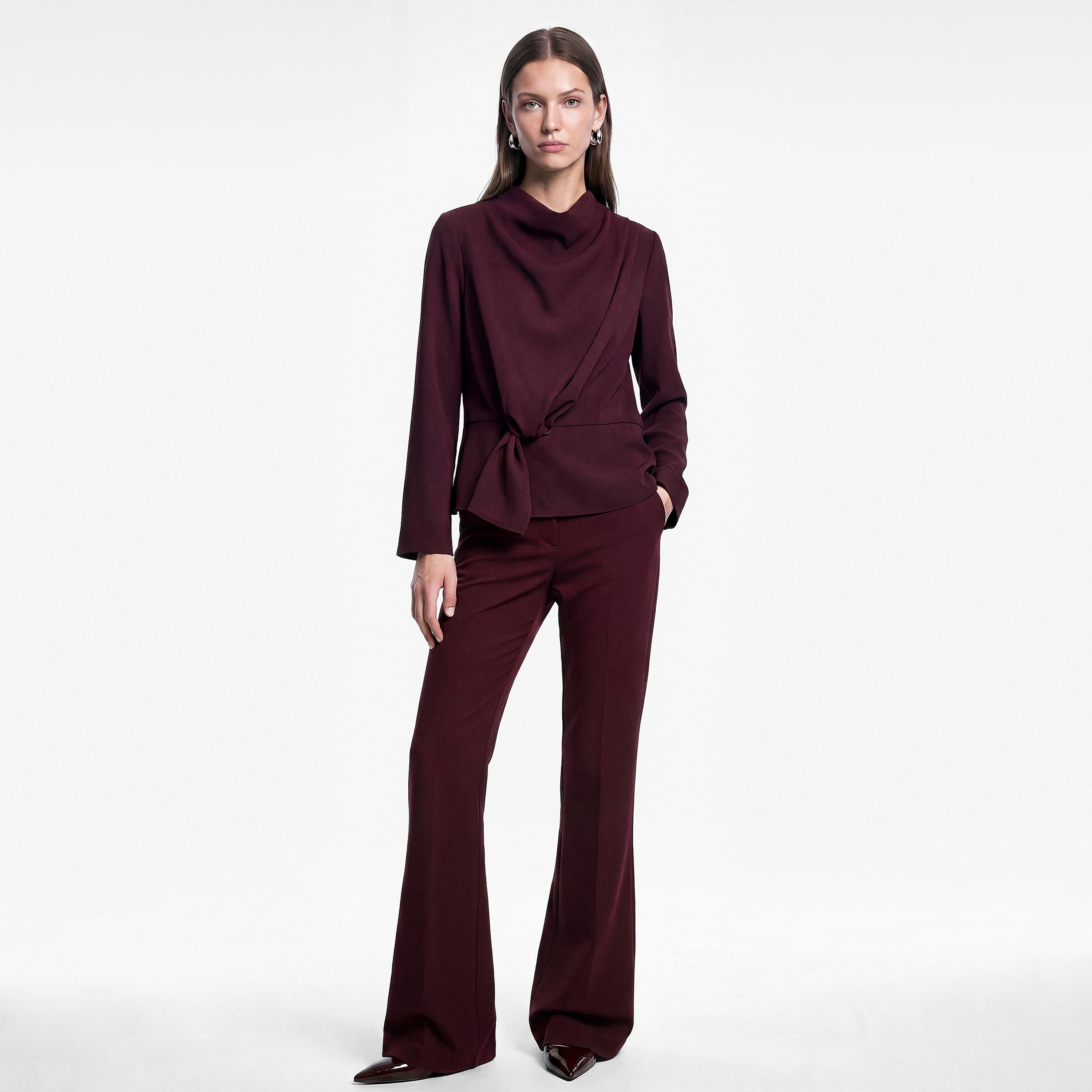 توب بيبلوم حريمي بفتحة رقبة منسدلة (كاول نك) وتفاصيل عقدة باللون الأحمر من كوتون-women-clothing-shirtsandblouses-blouses-image-2