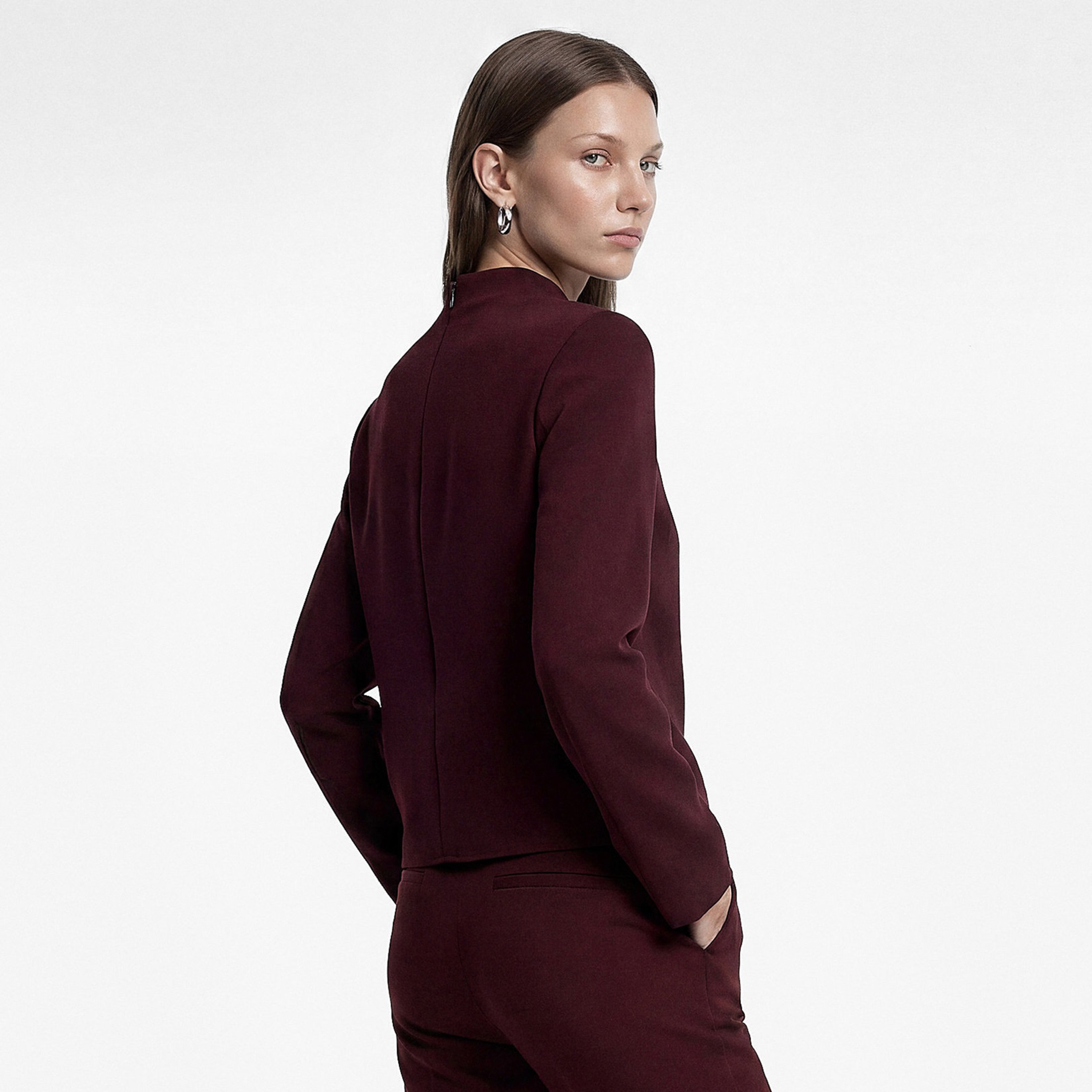 توب بيبلوم حريمي بفتحة رقبة منسدلة (كاول نك) وتفاصيل عقدة باللون الأحمر من كوتون-women-clothing-shirtsandblouses-blouses-image-3