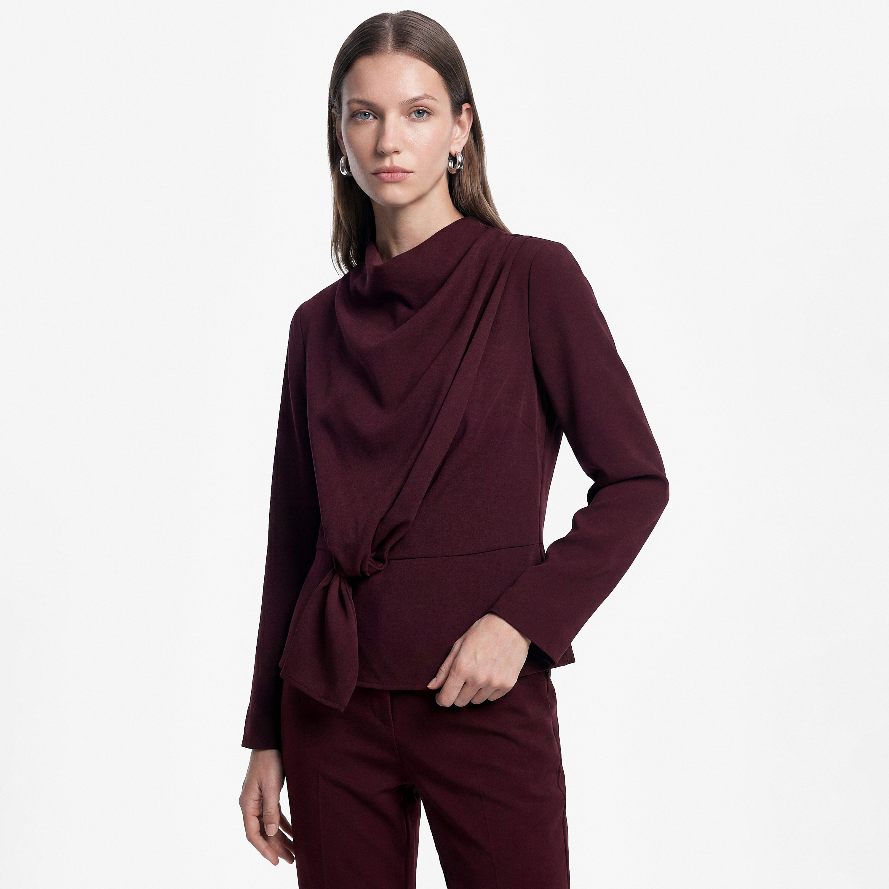 توب بيبلوم حريمي بفتحة رقبة منسدلة (كاول نك) وتفاصيل عقدة باللون الأحمر من كوتون-women-clothing-shirtsandblouses-blouses-image-5
