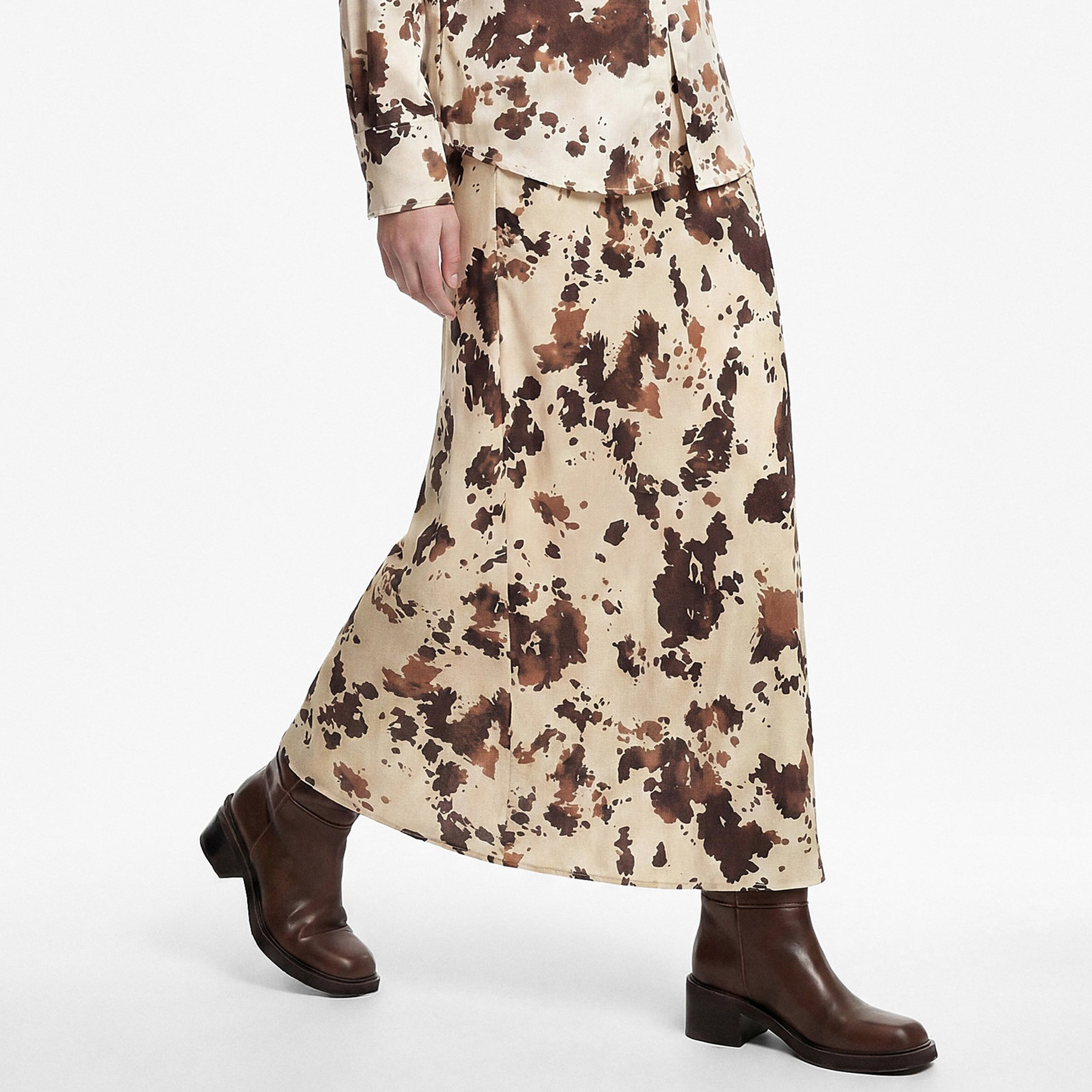 تنورة حريمي بخصر مرتفع وقصة ايه-لاين وطبعة تجريدية متعددة الألوان من كوتون-women-clothing-skirts-image-3