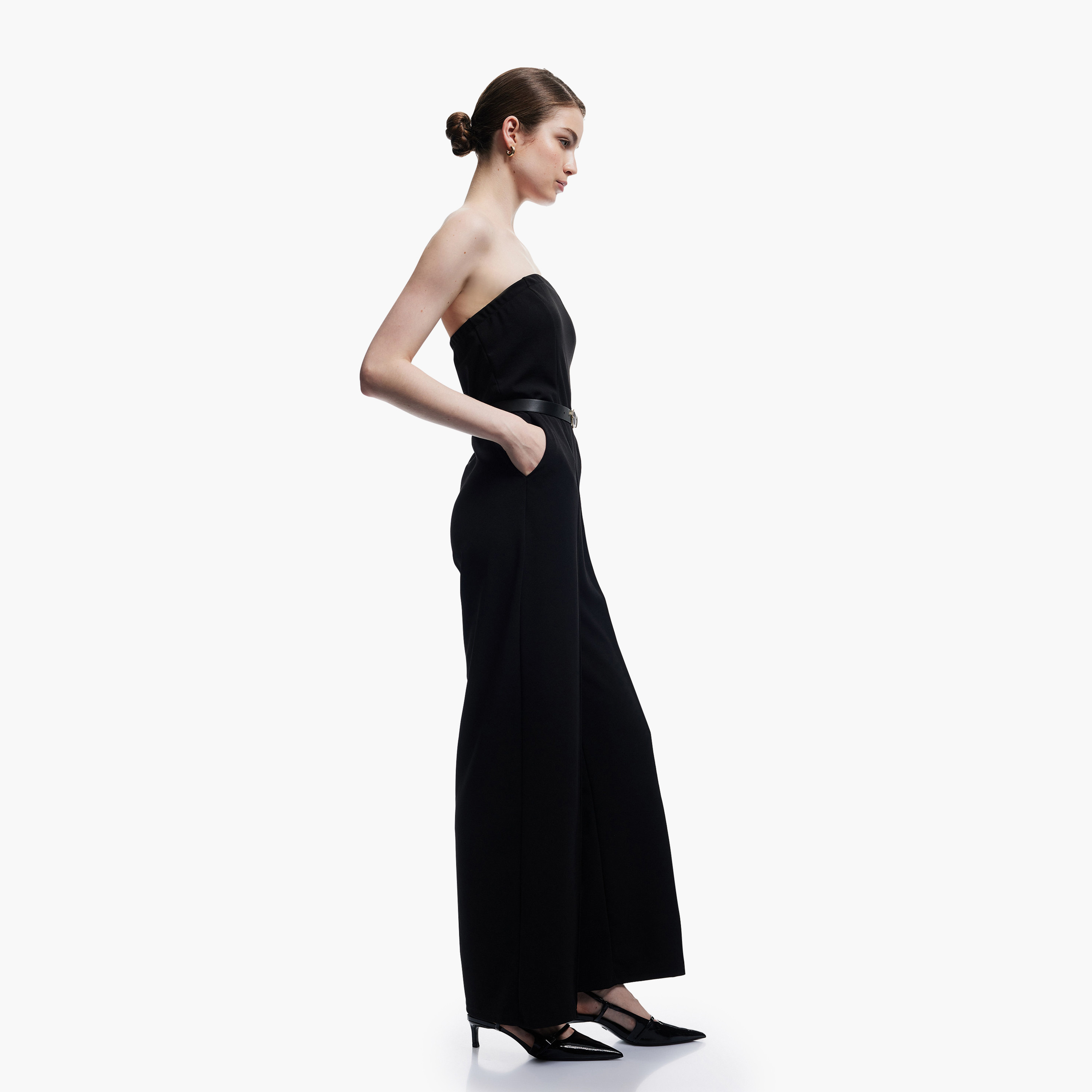 جمبسوت كب (بدون حمالات) حريمي باللون الأسود من كوتون-women-clothing-jumpsuits-image-2