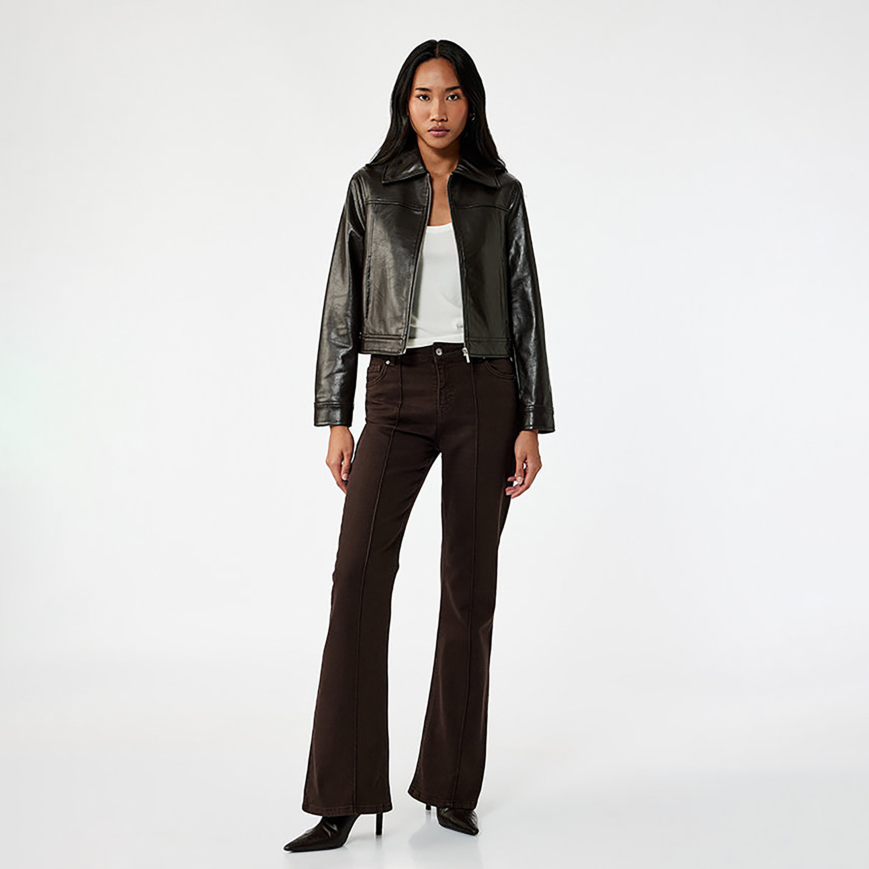 بنطال حريمي بقصة بوت كات باللون البني الداكن من كوتون-women-clothing-trousers-image-2