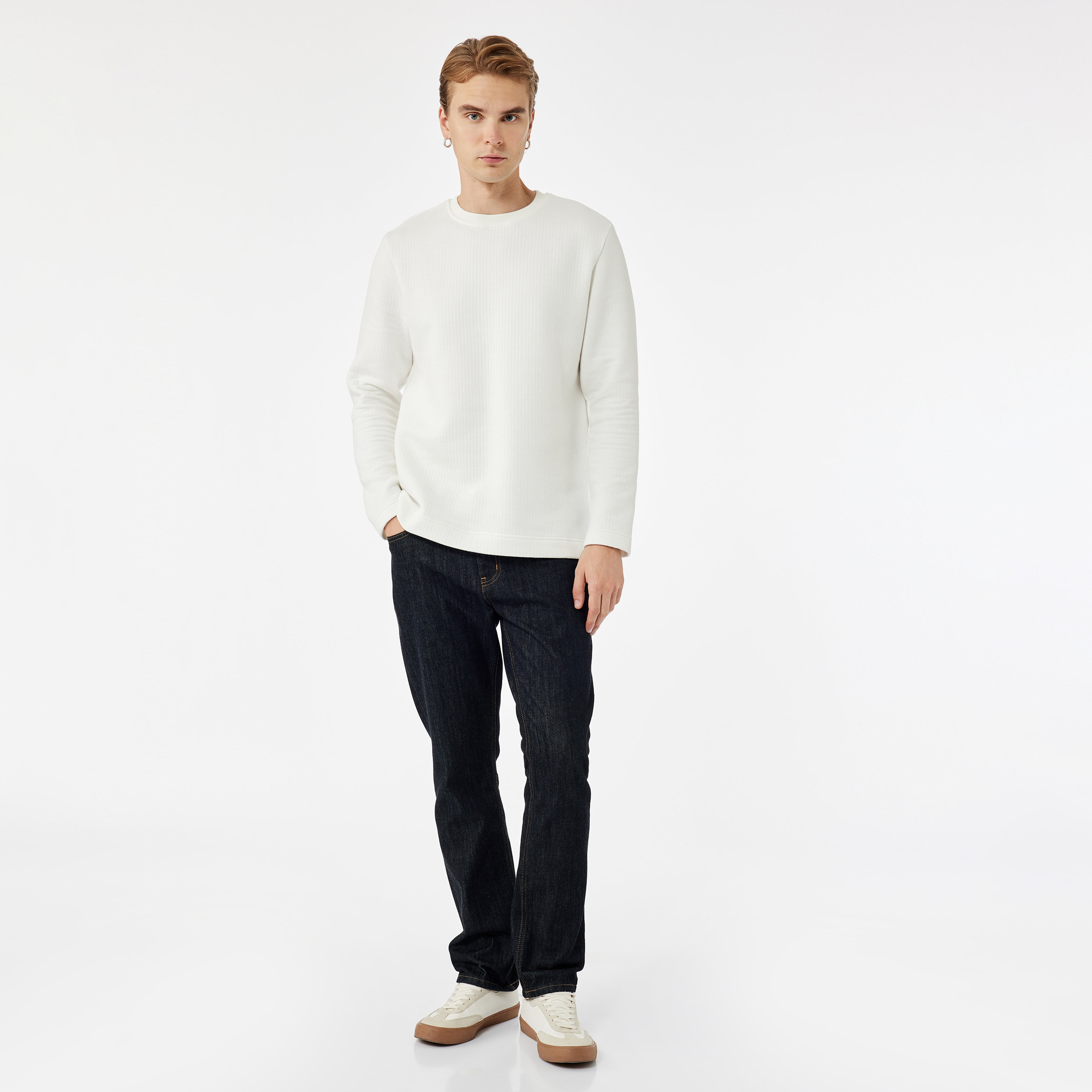 KOTON Plain Round Neck Long Sleeves Men's Sweatshirt-men-winterwear-hoodiesandsweatshirts-image-2