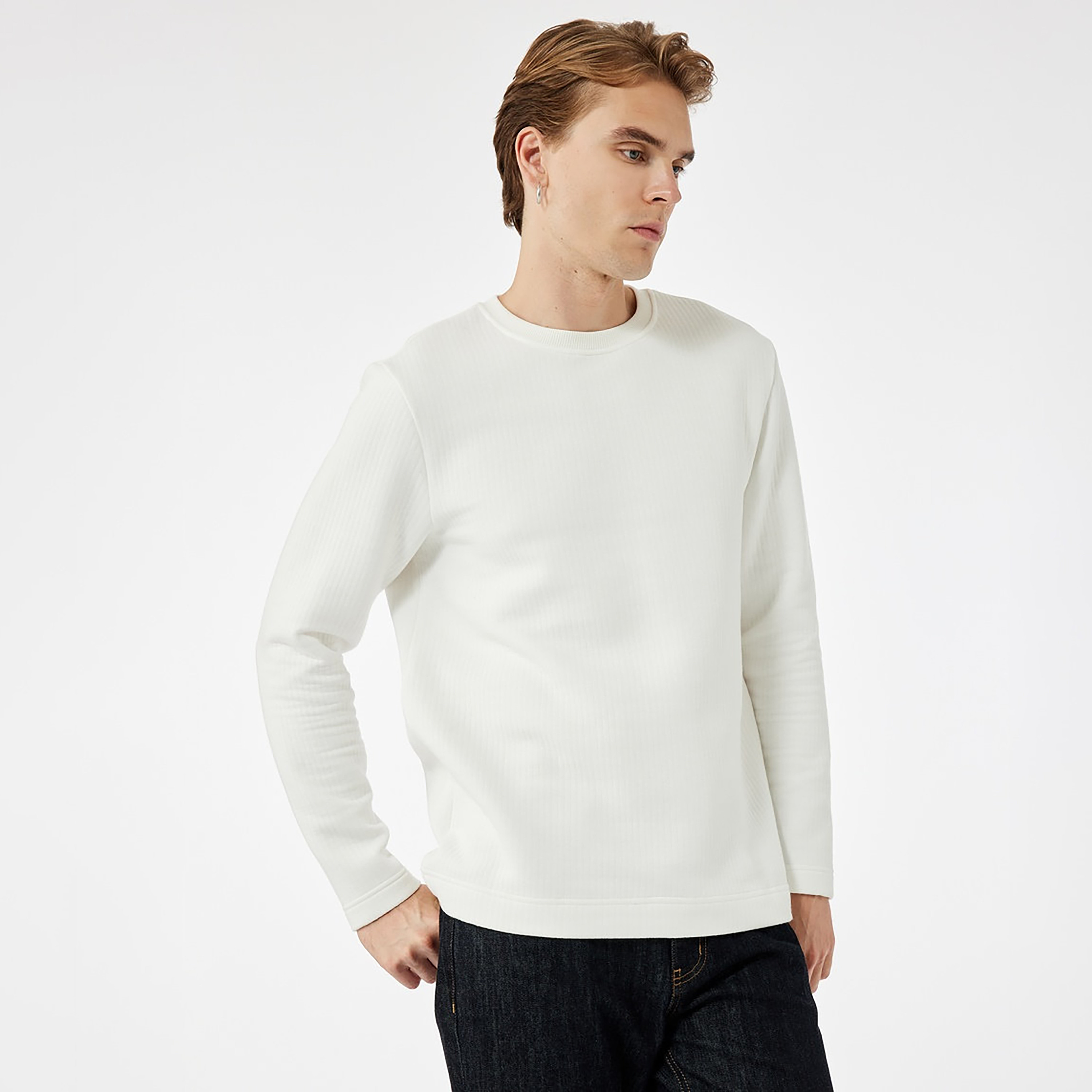 KOTON Plain Round Neck Long Sleeves Men's Sweatshirt-men-winterwear-hoodiesandsweatshirts-image-3