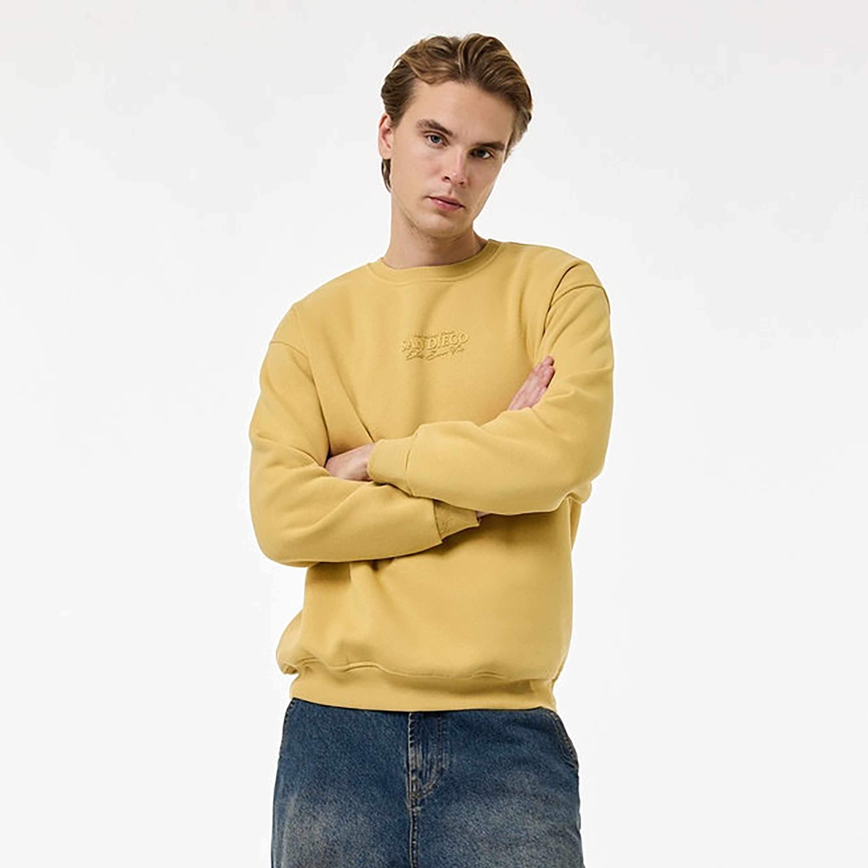 سويت شيرت رجالي سادة برقبة دائرية وأكمام طويلة من كوتون-men-winterwear-hoodiesandsweatshirts-image-1